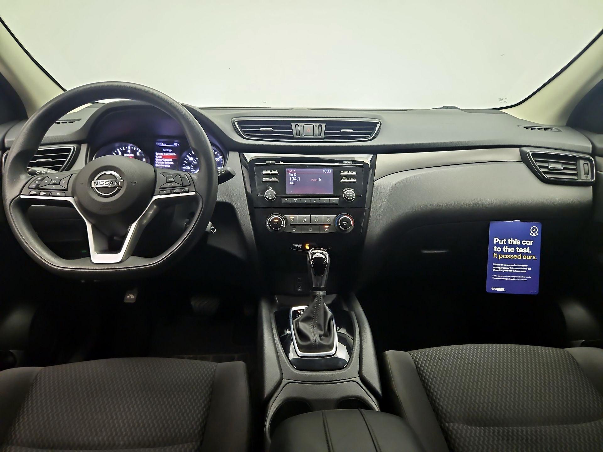 Thumbnail: 2018 Nissan Rogue Sport - 9