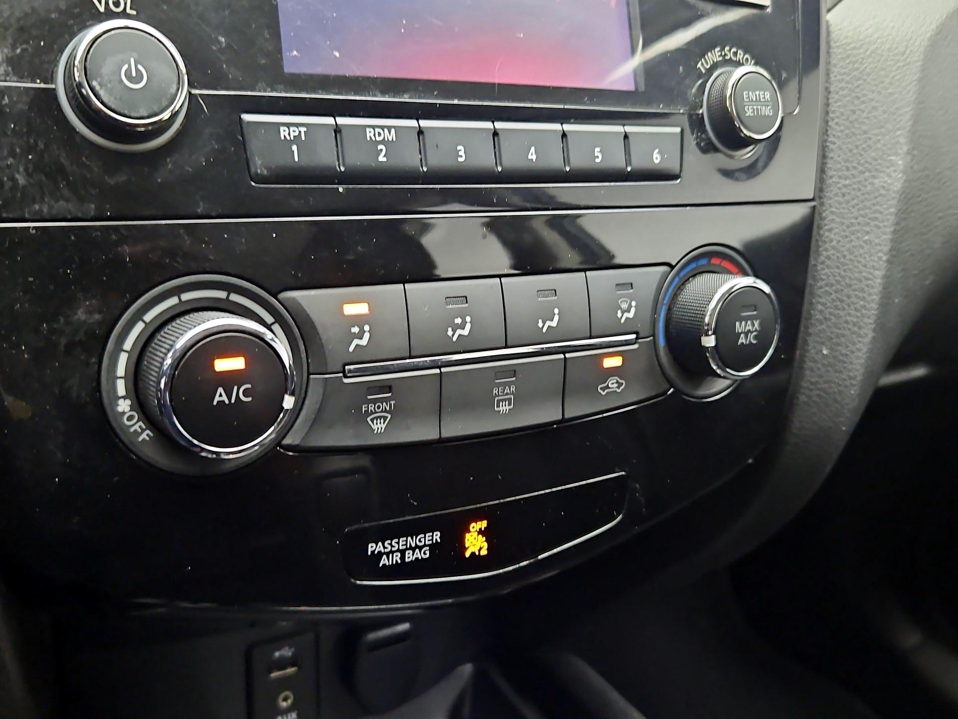 Thumbnail: 2018 Nissan Rogue Sport - 16