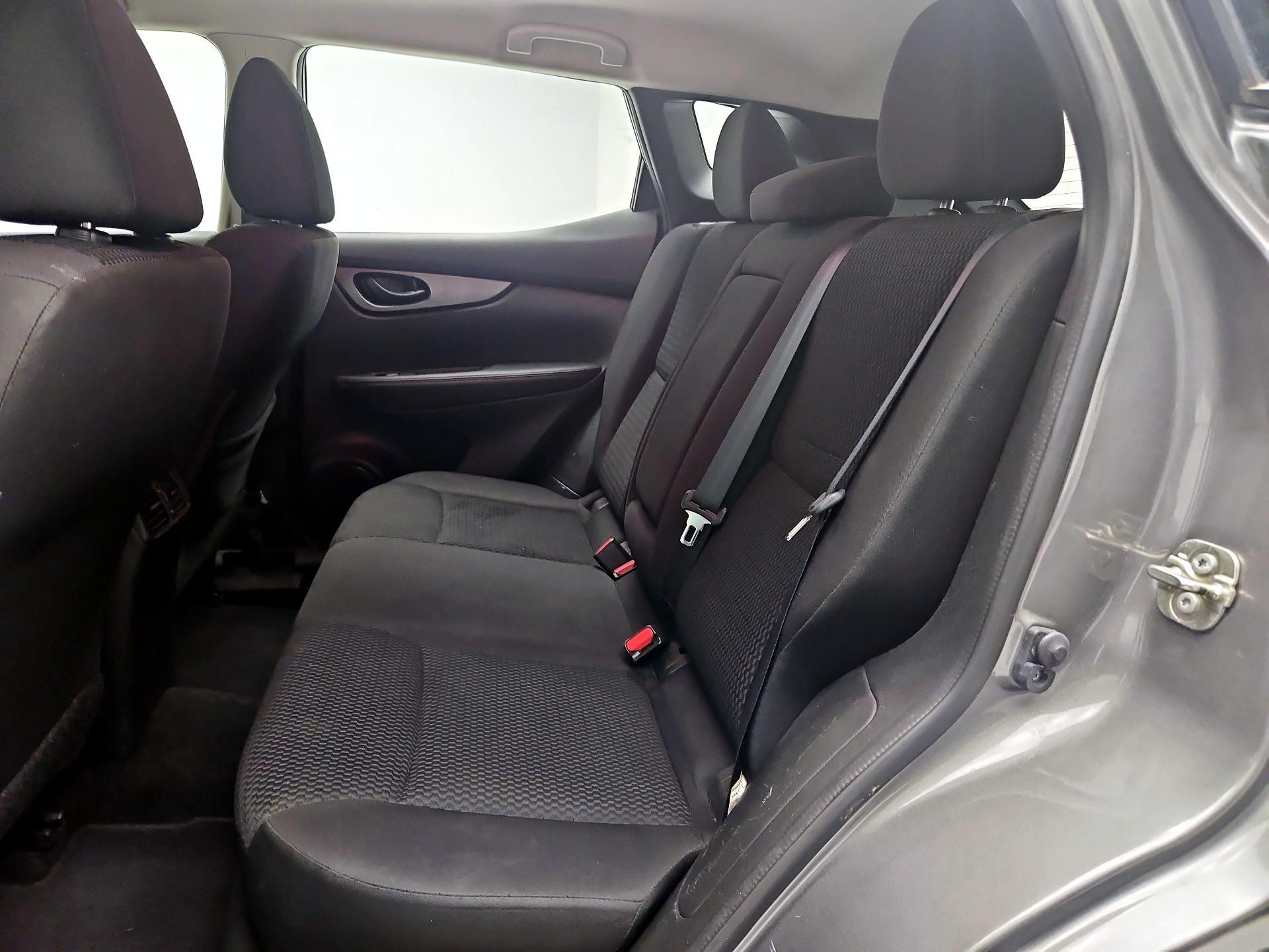 Thumbnail: 2018 Nissan Rogue Sport - 19
