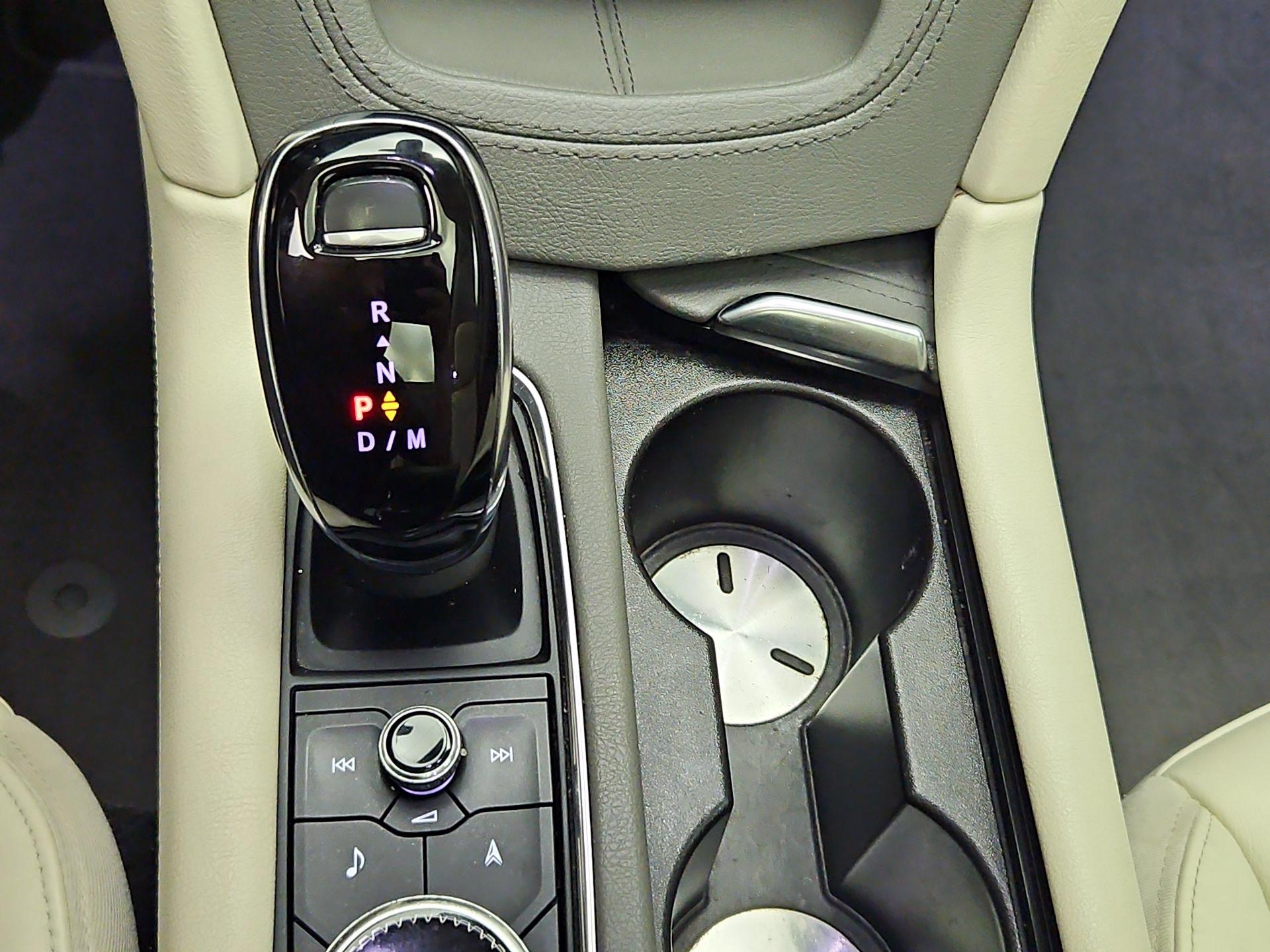 Thumbnail: 2020 Cadillac XT6 - 18
