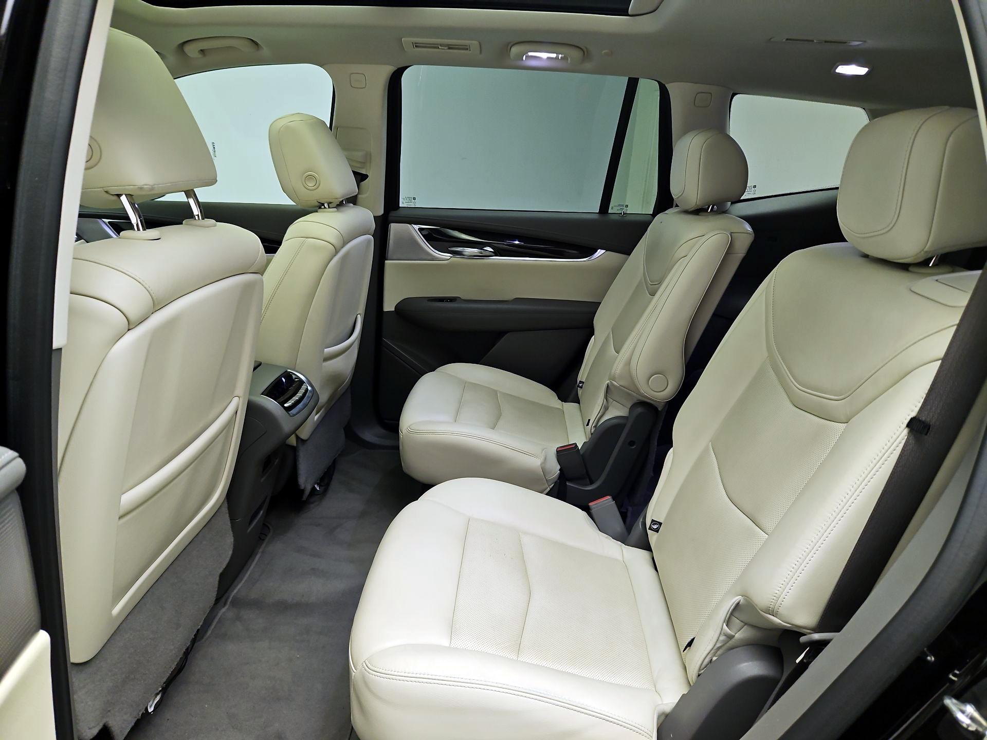 Thumbnail: 2020 Cadillac XT6 - 20