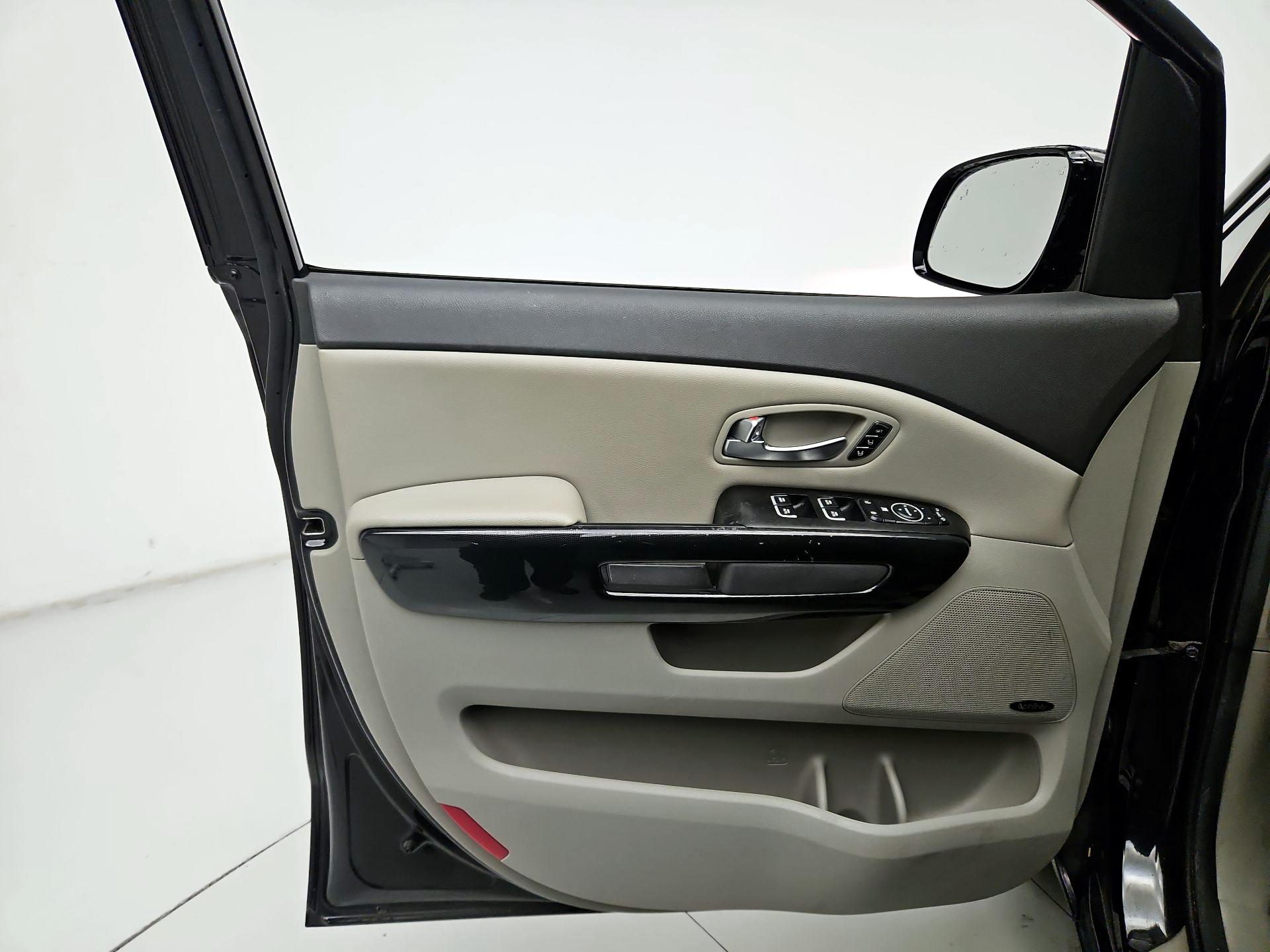 Thumbnail: 2015 Kia Sedona - 12