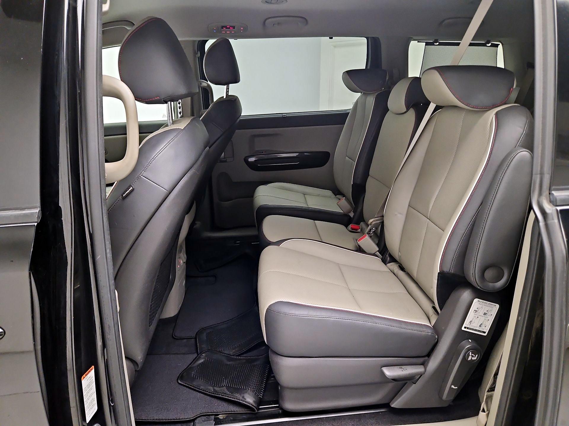Thumbnail: 2015 Kia Sedona - 18