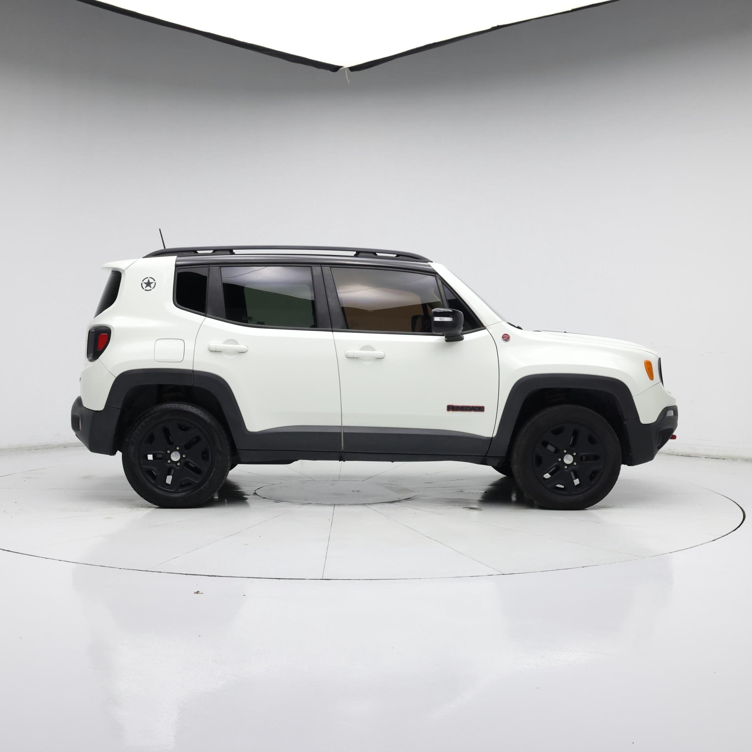 Thumbnail: 2018 Jeep Renegade - 7