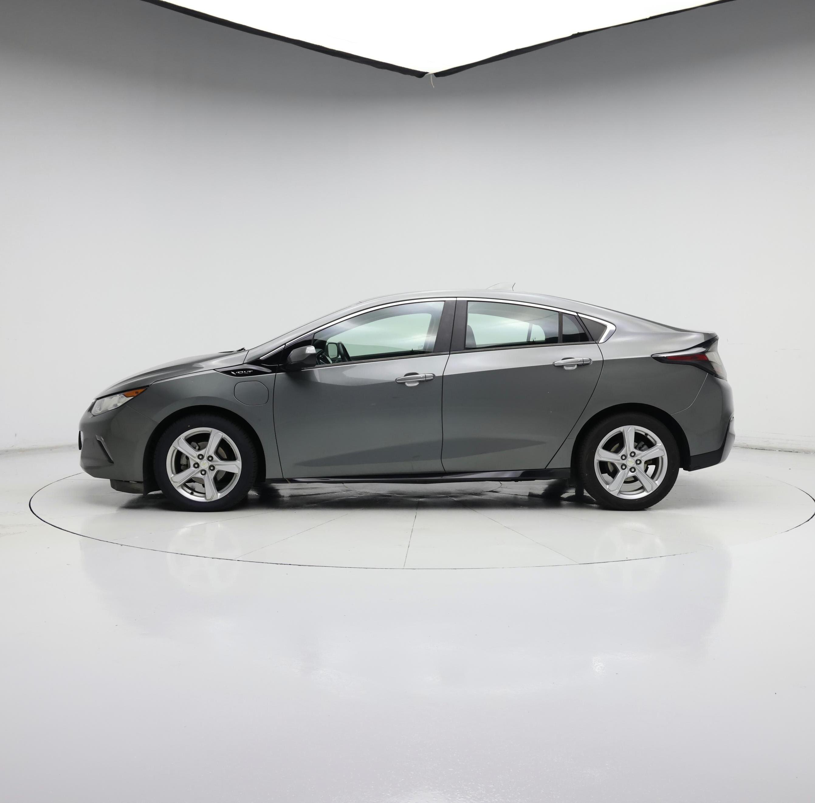 Thumbnail: 2016 Chevrolet Volt - 3
