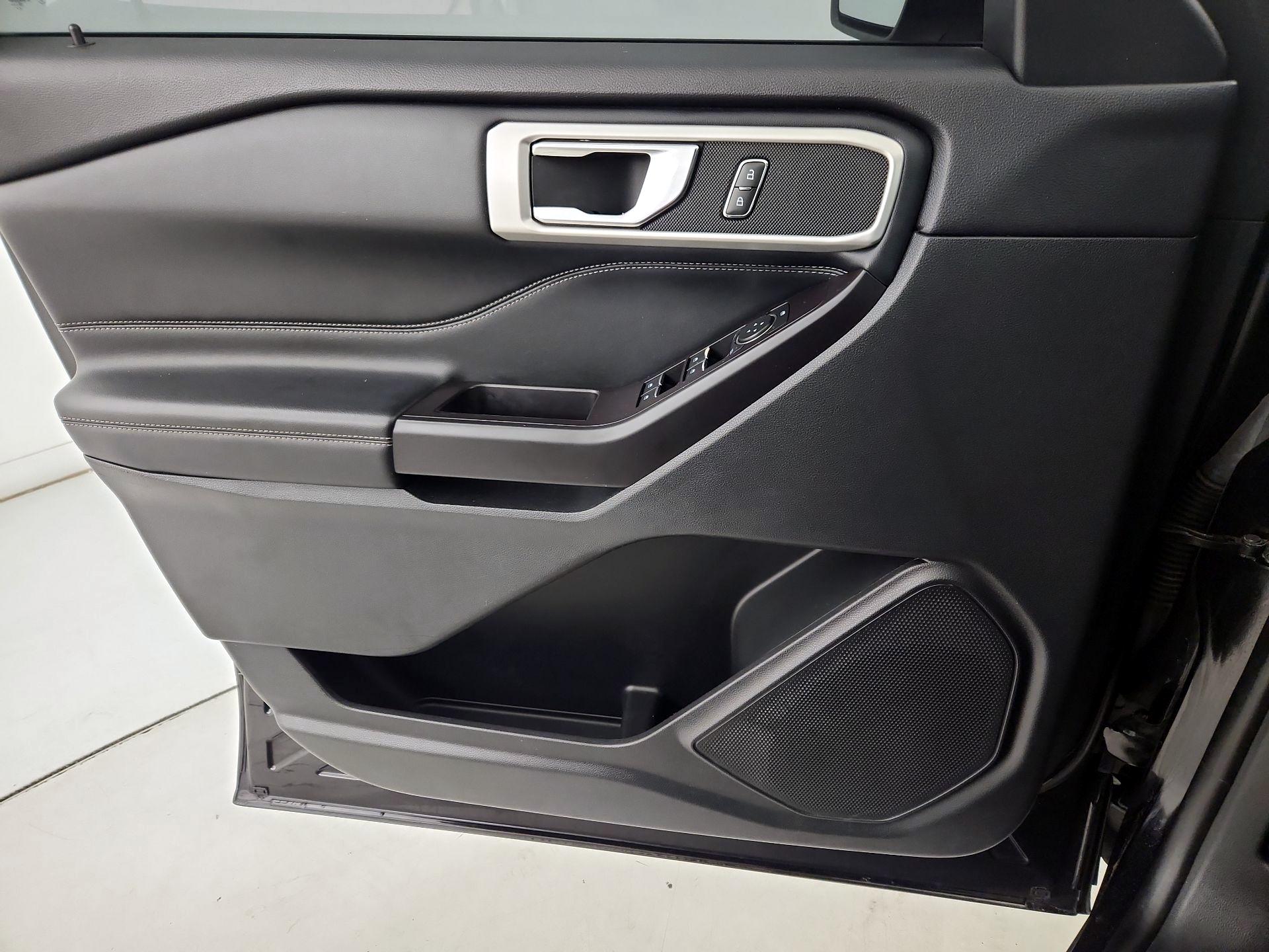Thumbnail: 2020 Ford Explorer - 12