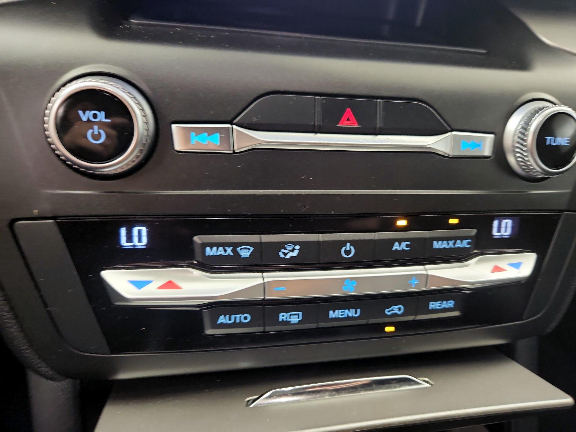 Thumbnail: 2020 Ford Explorer - 16