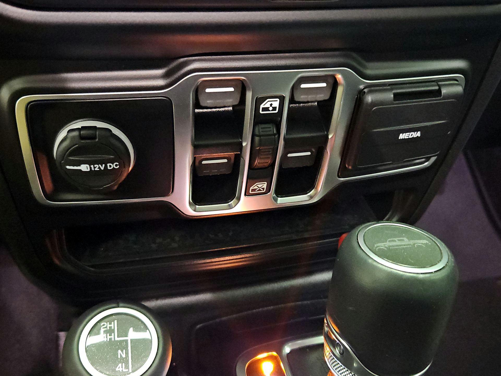 Thumbnail: 2022 Jeep Gladiator - 19