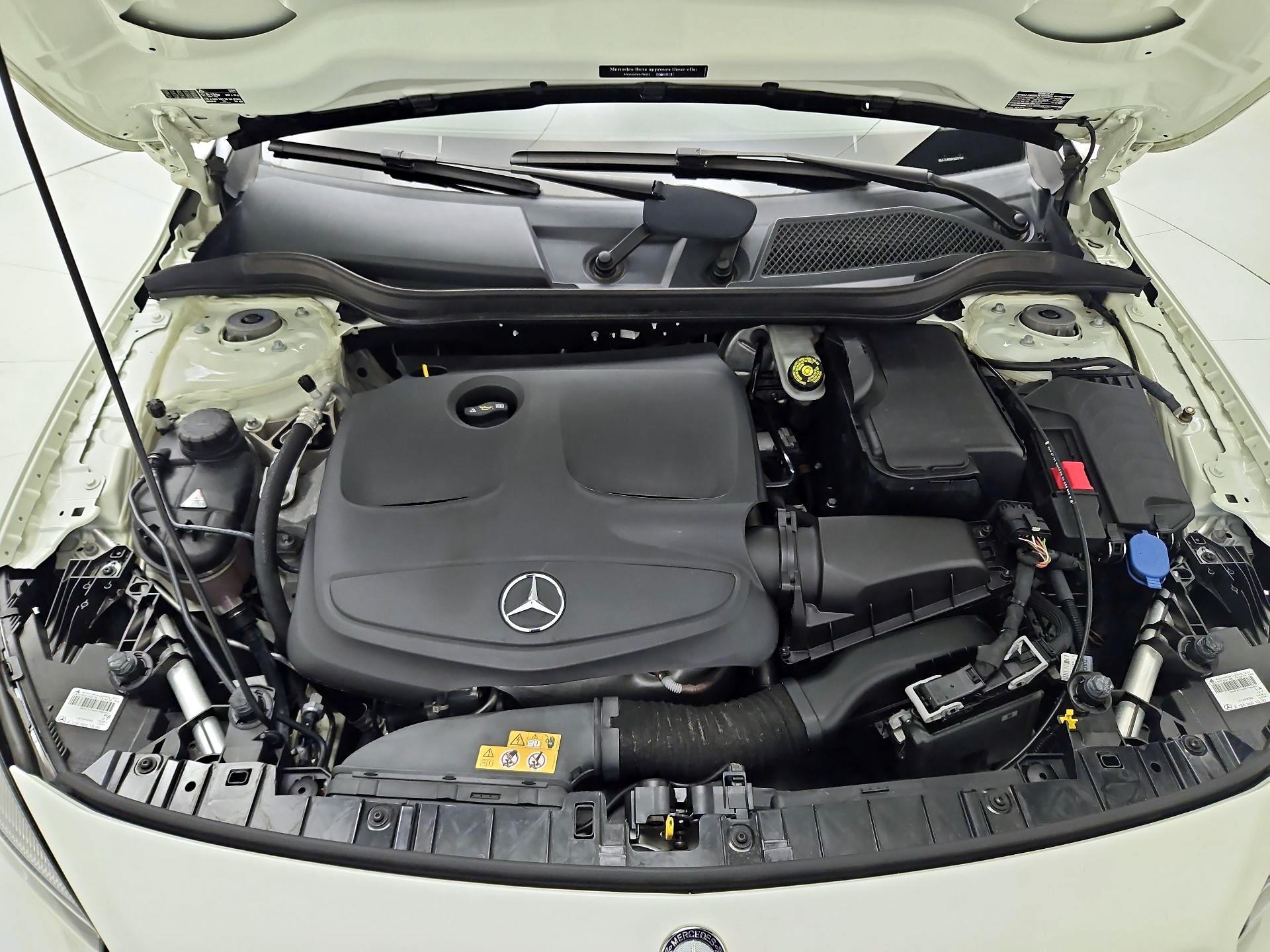 Thumbnail: 2017 Mercedes-Benz GLA - 19