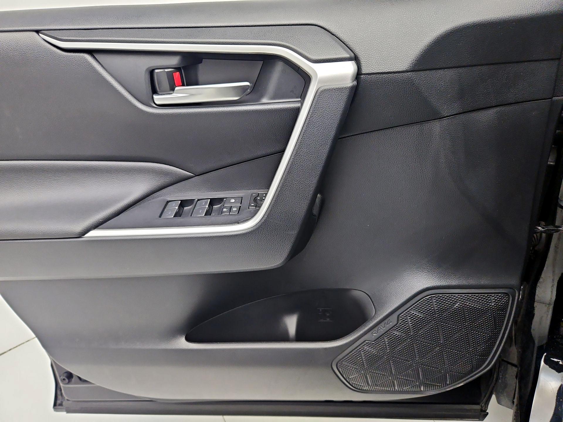Thumbnail: 2023 Toyota RAV4 - 12