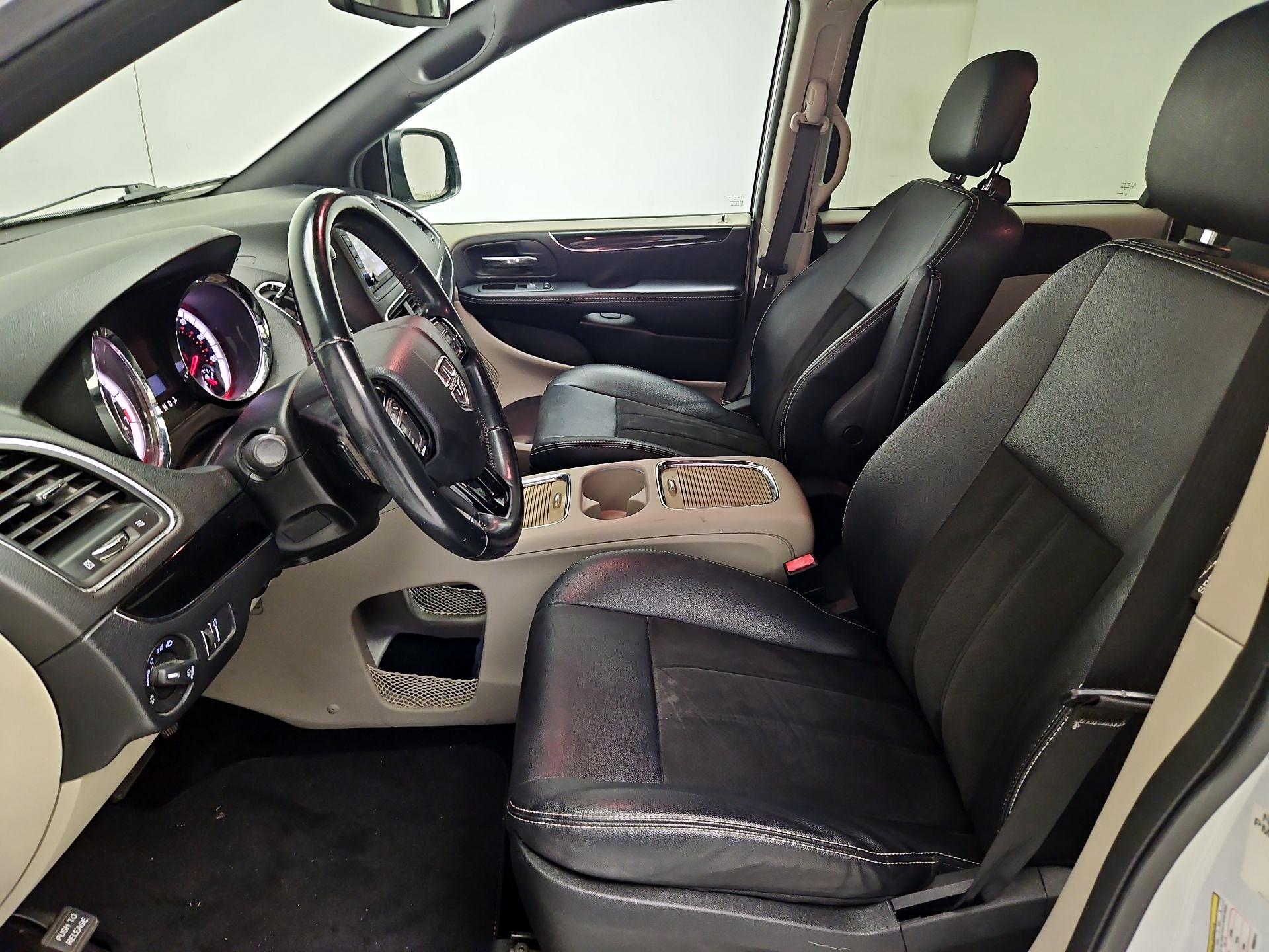 Thumbnail: 2019 Dodge Grand Caravan - 11