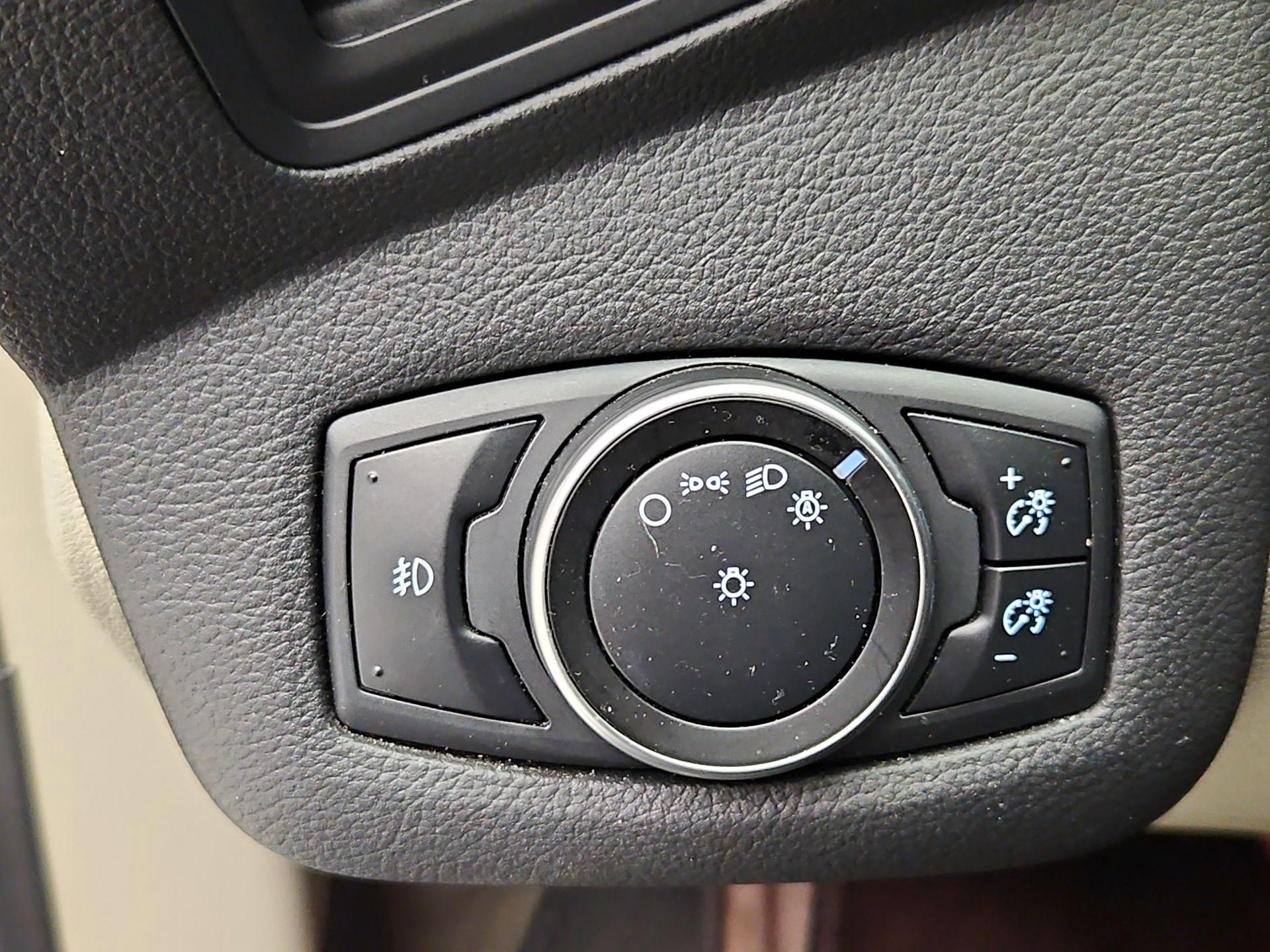Thumbnail: 2016 Ford Escape - 13