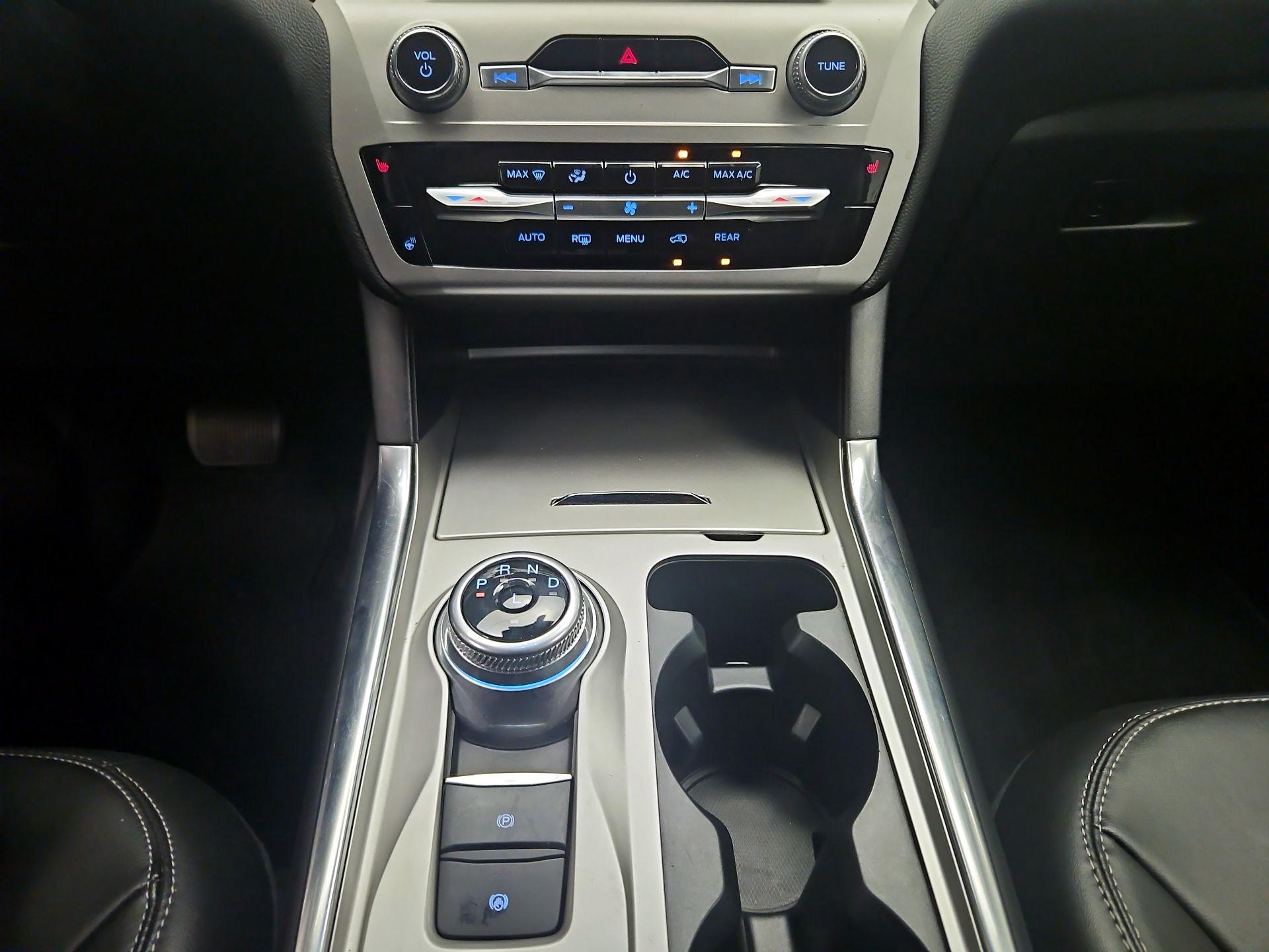 Thumbnail: 2022 Ford Explorer - 16