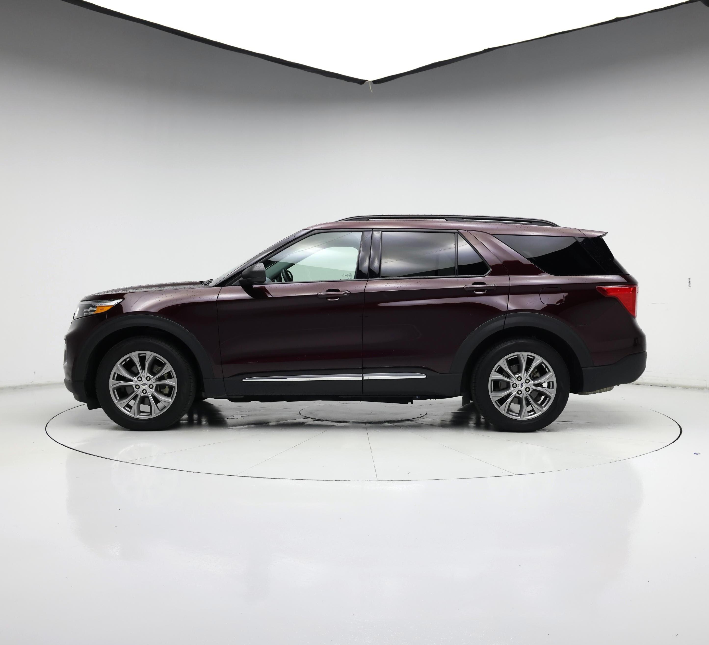 Thumbnail: 2022 Ford Explorer - 3