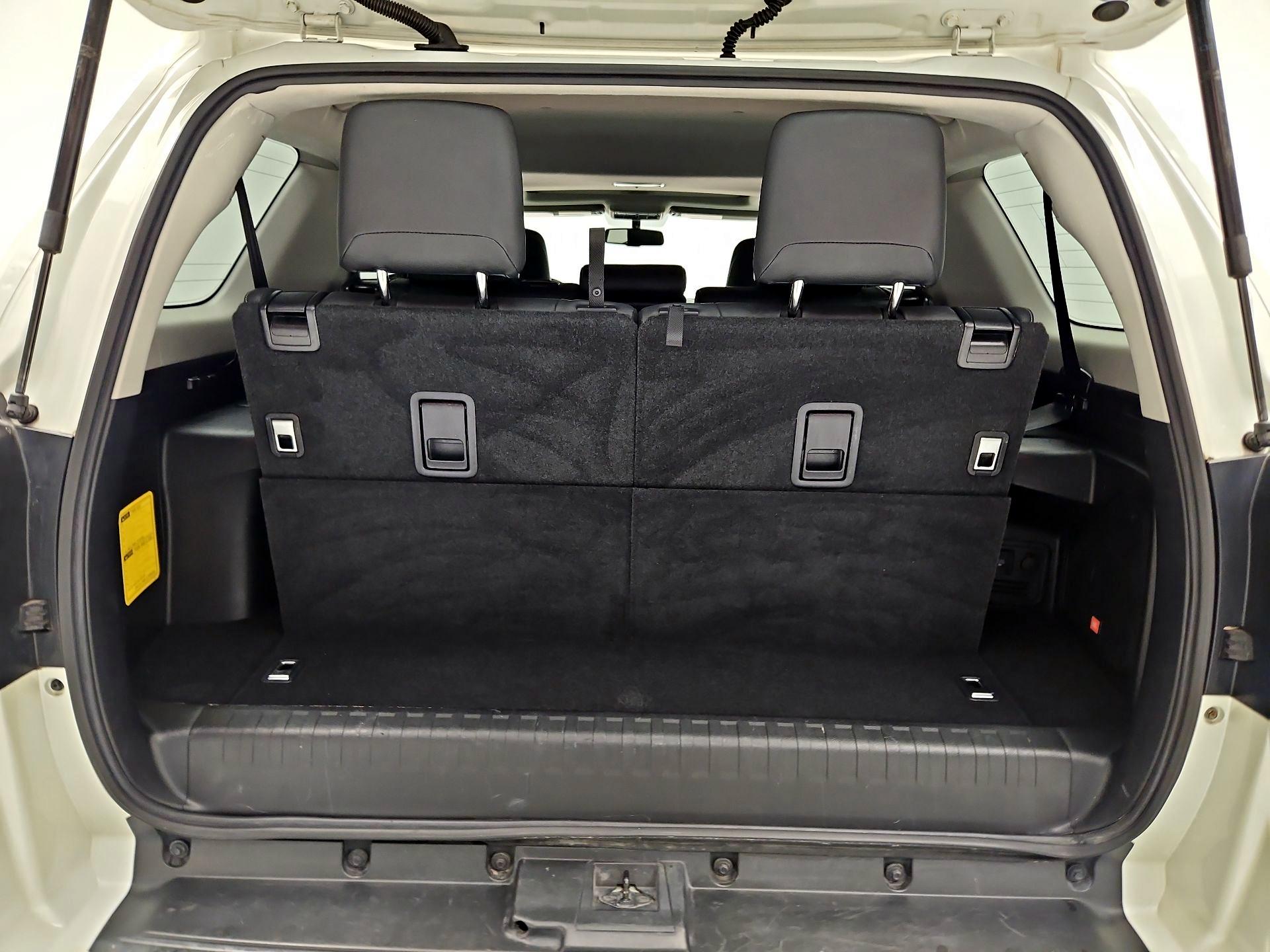 Thumbnail: 2016 Toyota 4Runner - 18