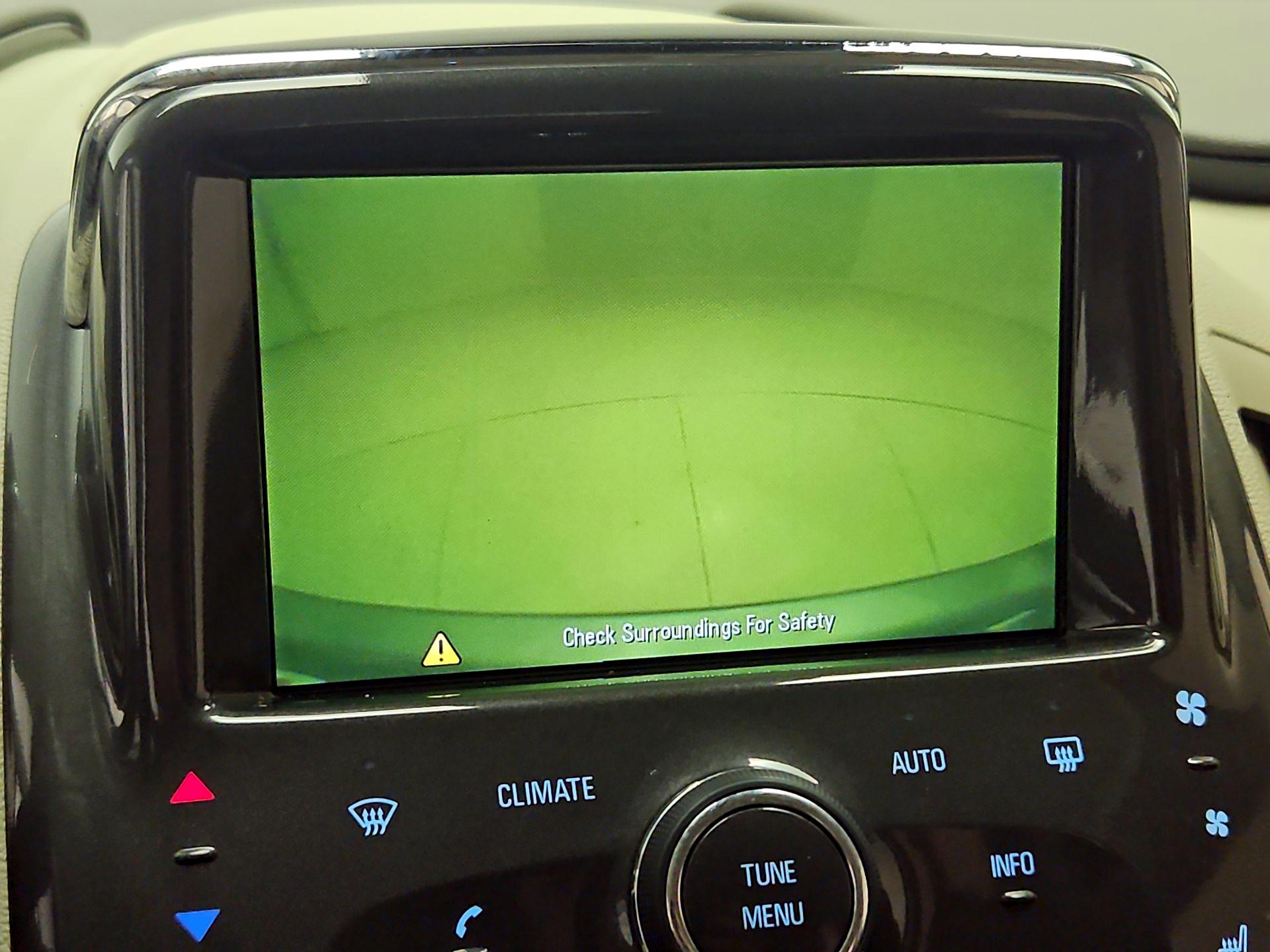 Thumbnail: 2014 Chevrolet Volt - 14