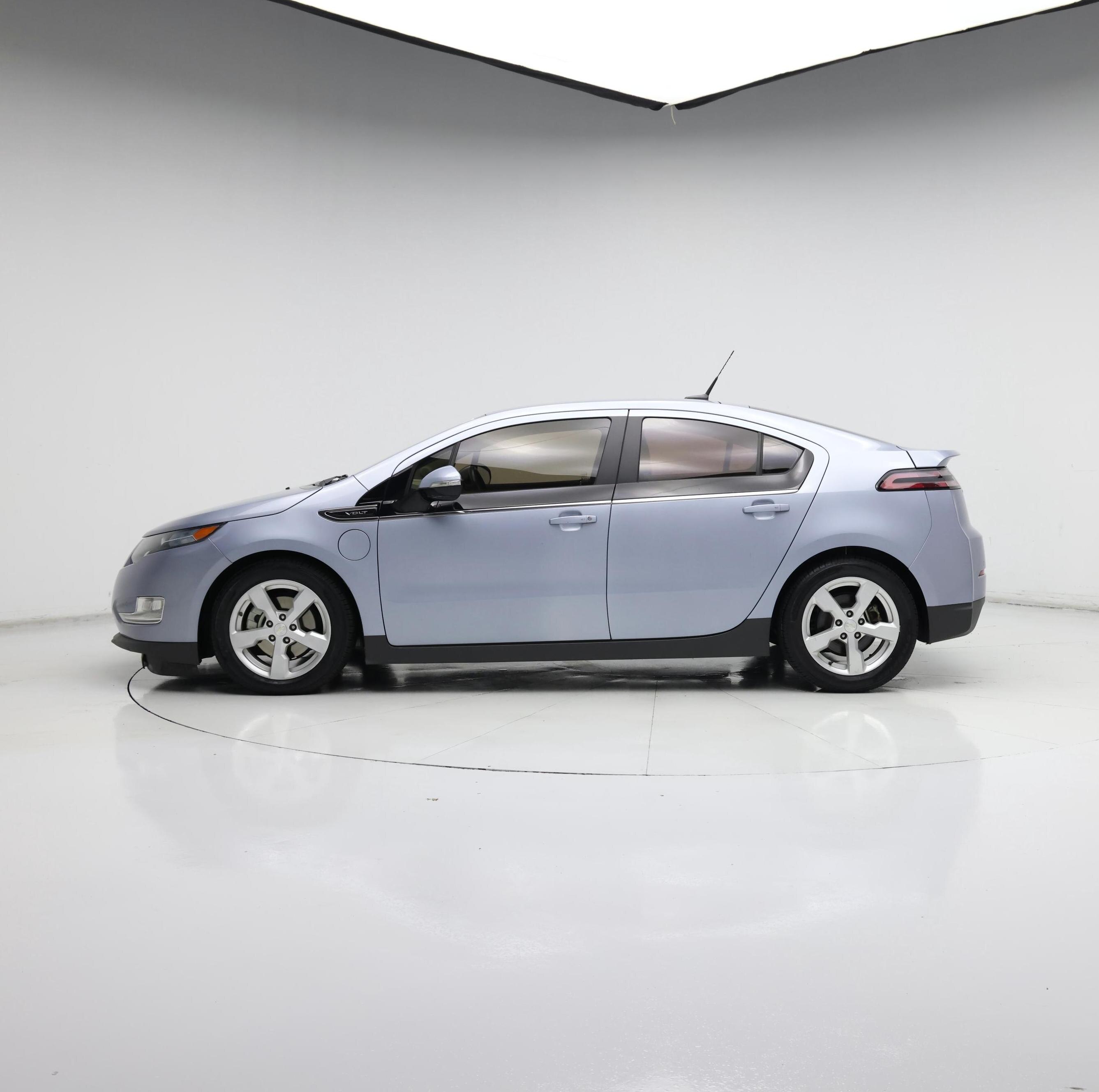 Thumbnail: 2014 Chevrolet Volt - 3