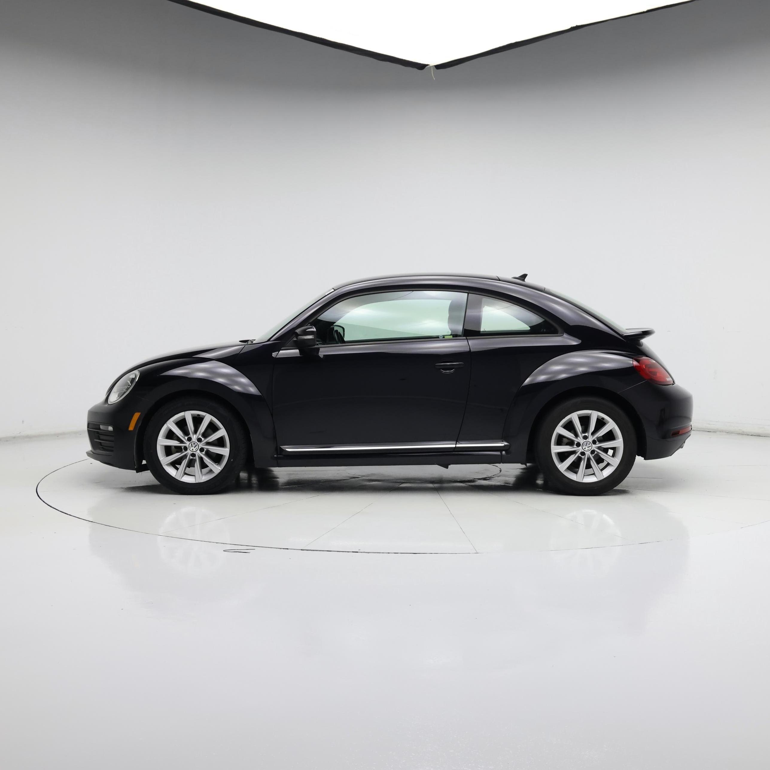 Thumbnail: 2018 Volkswagen Beetle - 3