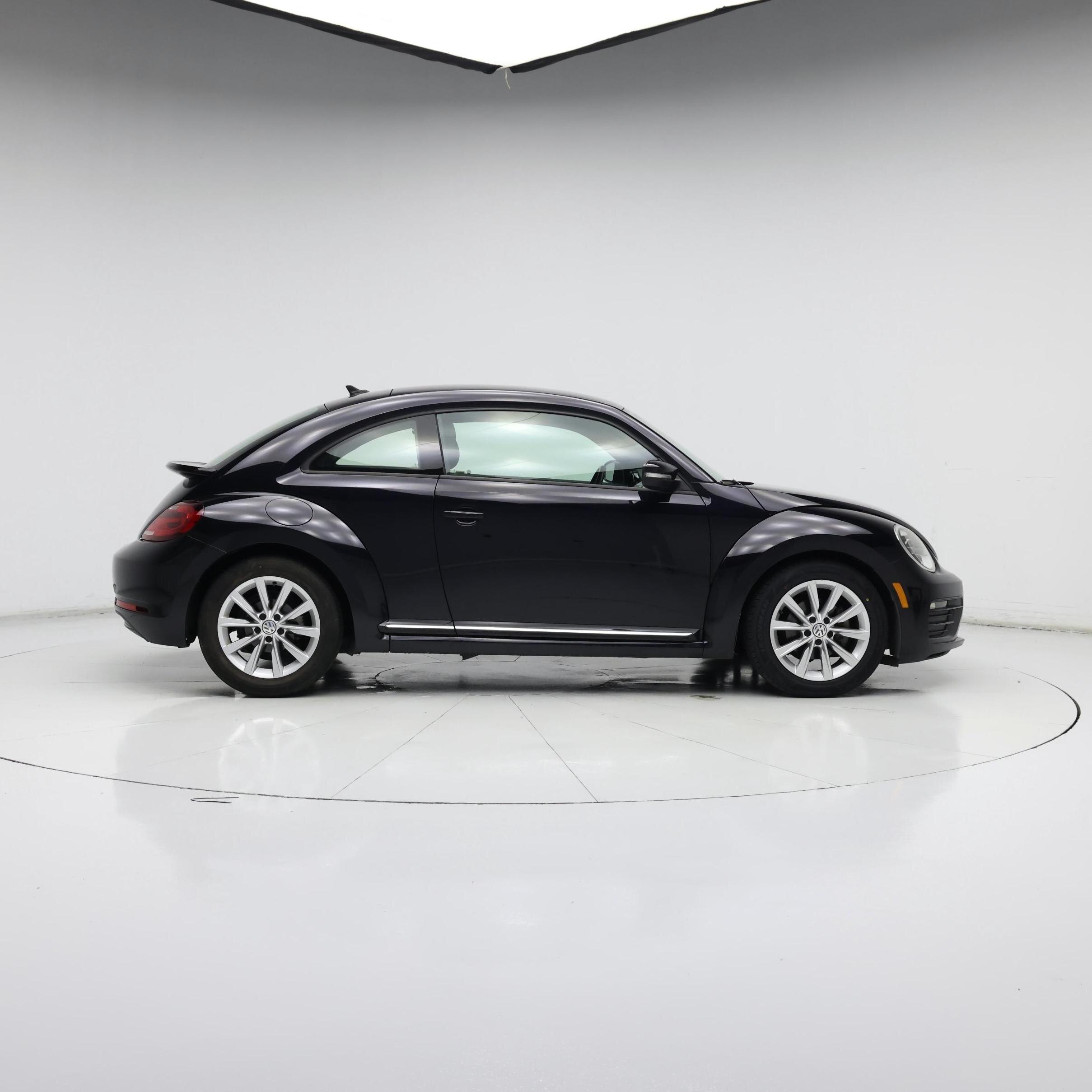 Thumbnail: 2018 Volkswagen Beetle - 7