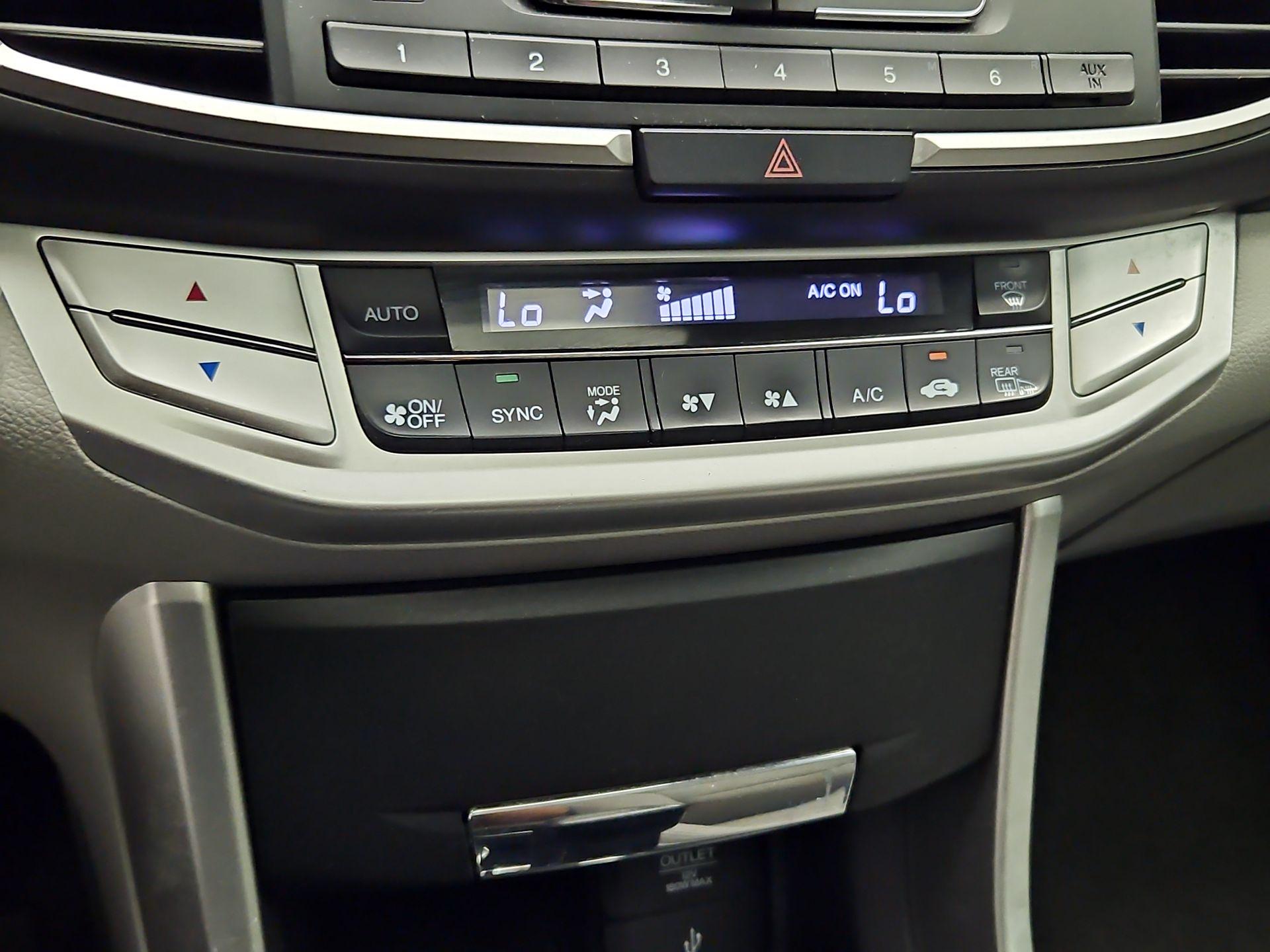 Thumbnail: 2015 Honda Accord - 16