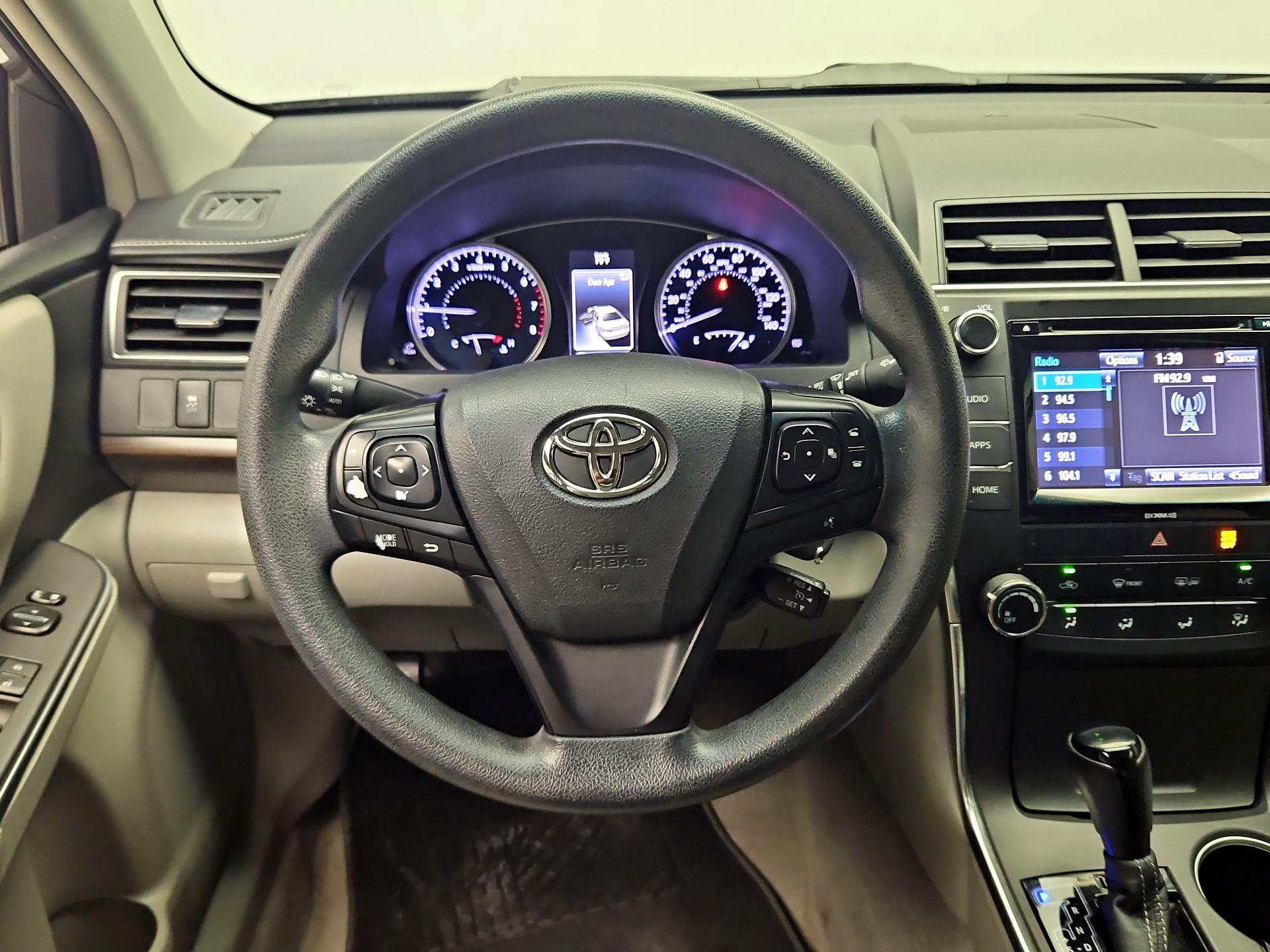 Thumbnail: 2016 Toyota Camry - 10