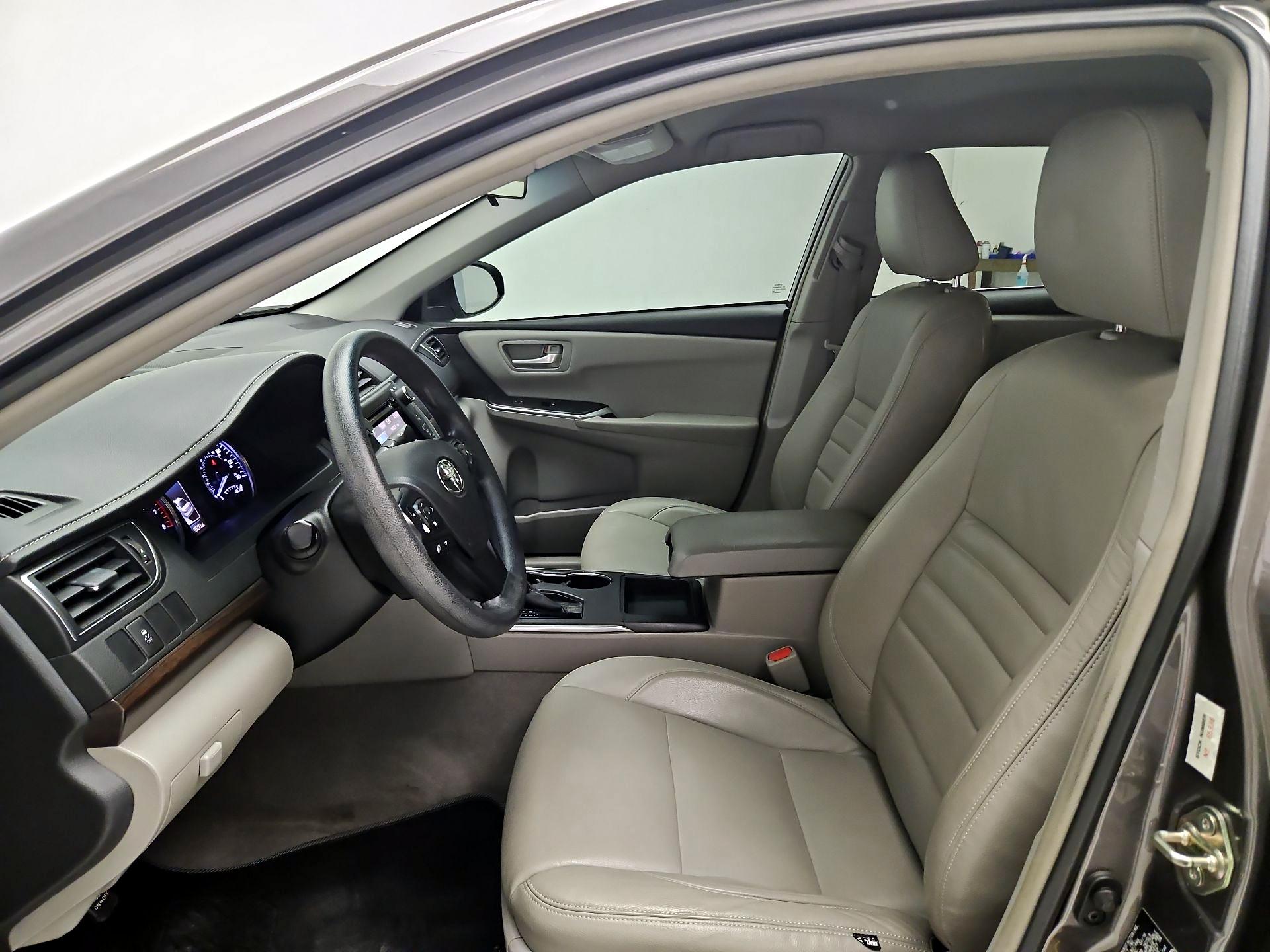 Thumbnail: 2016 Toyota Camry - 11