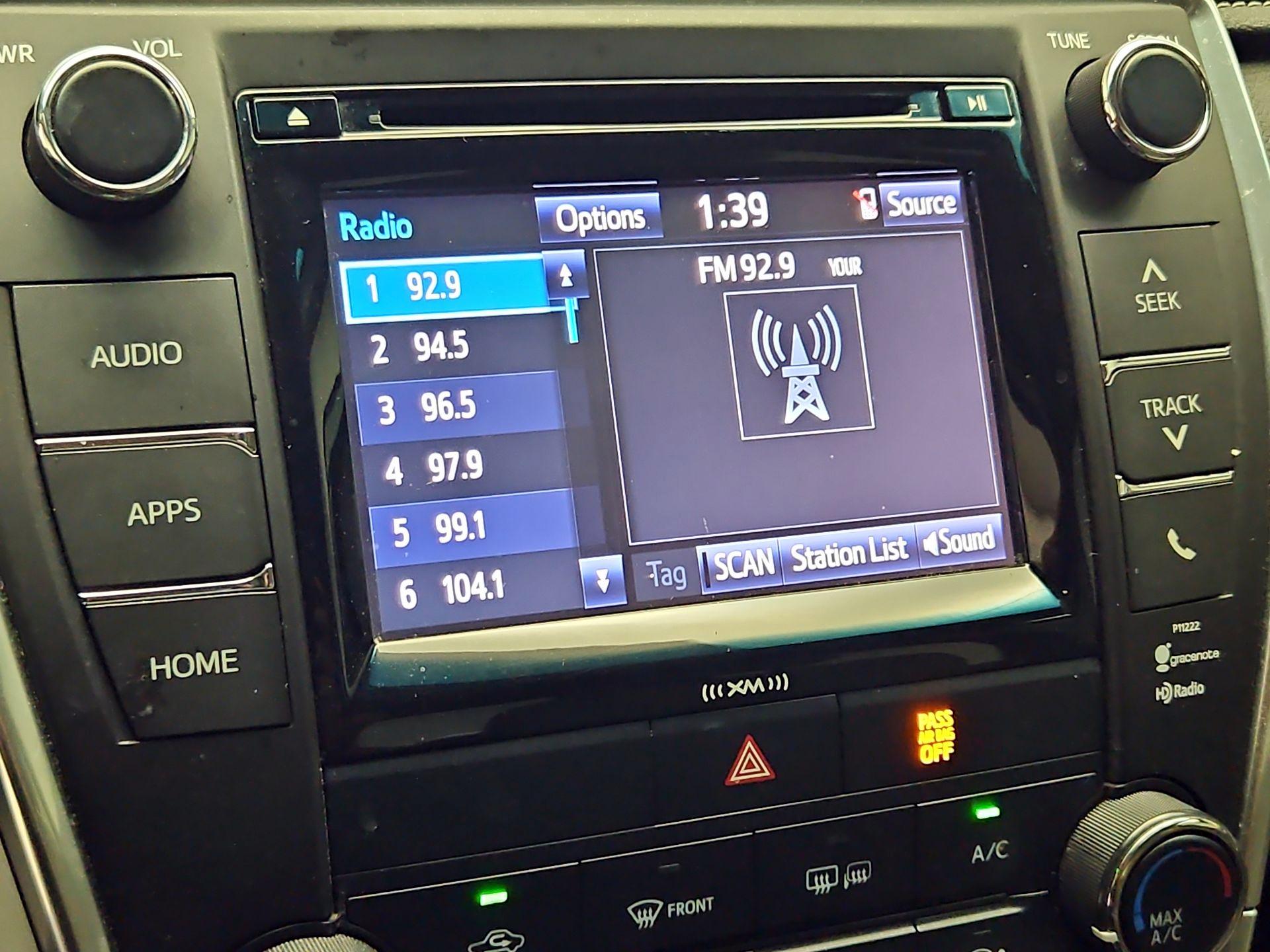 Thumbnail: 2016 Toyota Camry - 15