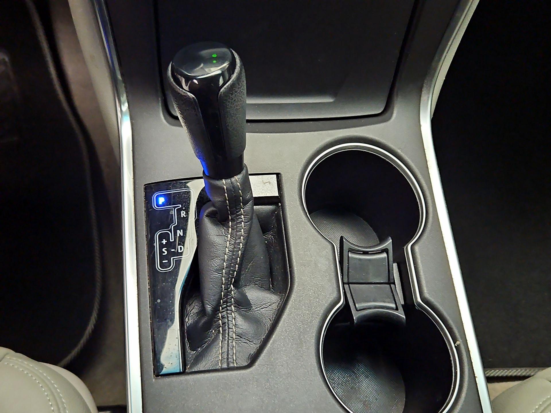 Thumbnail: 2016 Toyota Camry - 17