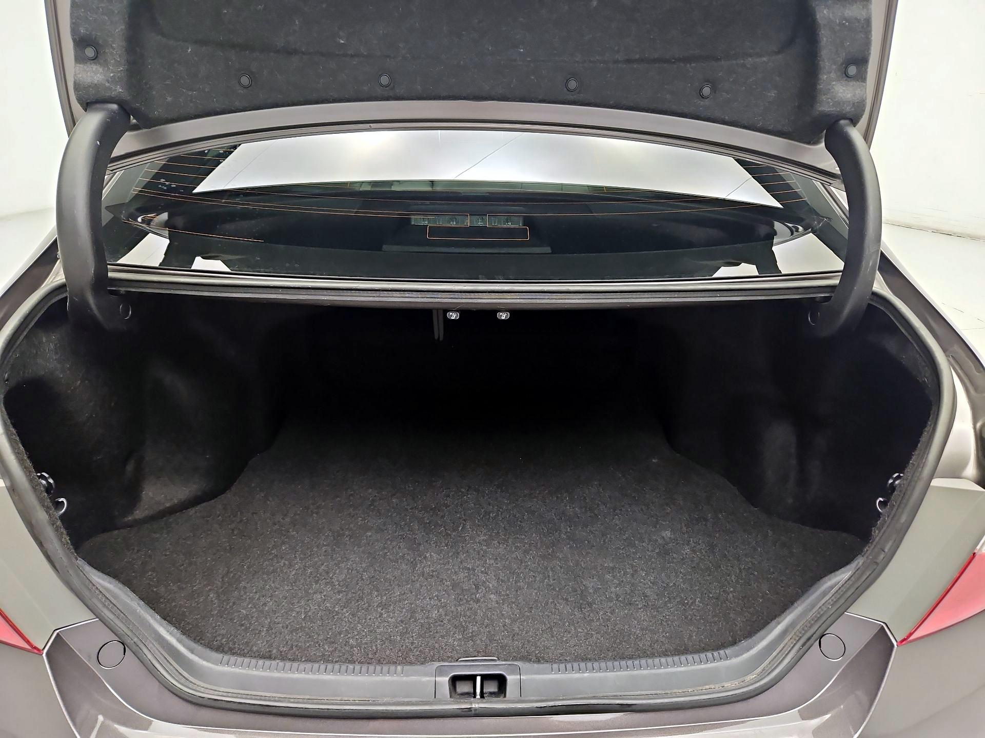 Thumbnail: 2016 Toyota Camry - 20