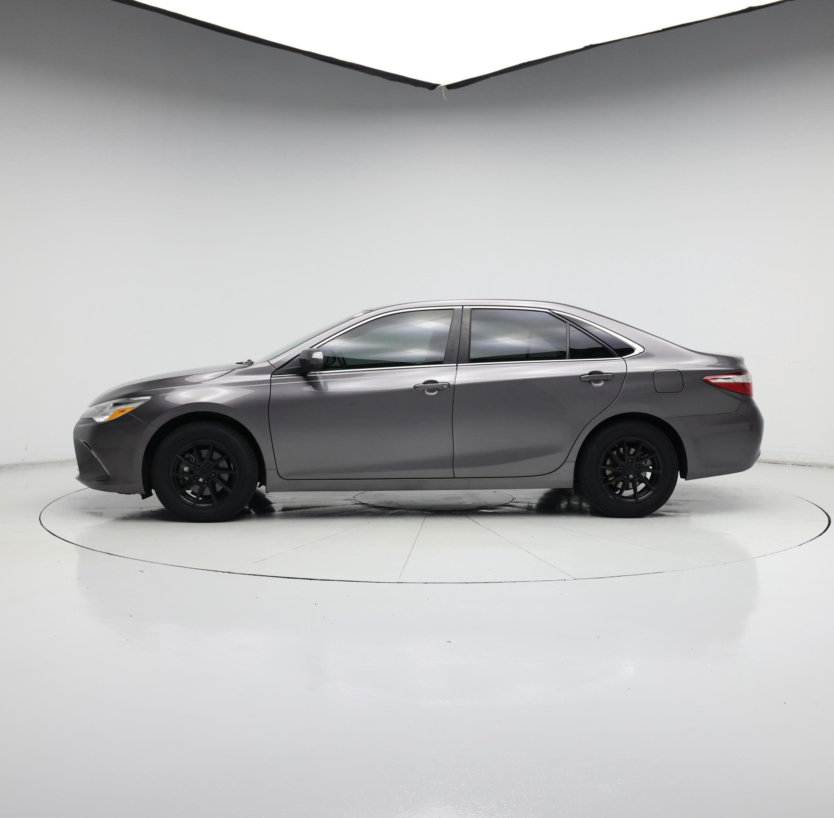 Thumbnail: 2016 Toyota Camry - 3