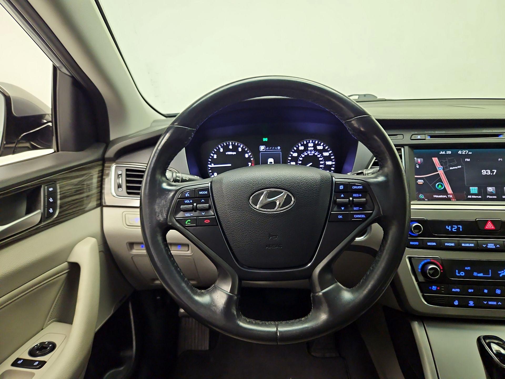 Thumbnail: 2015 Hyundai Sonata - 10