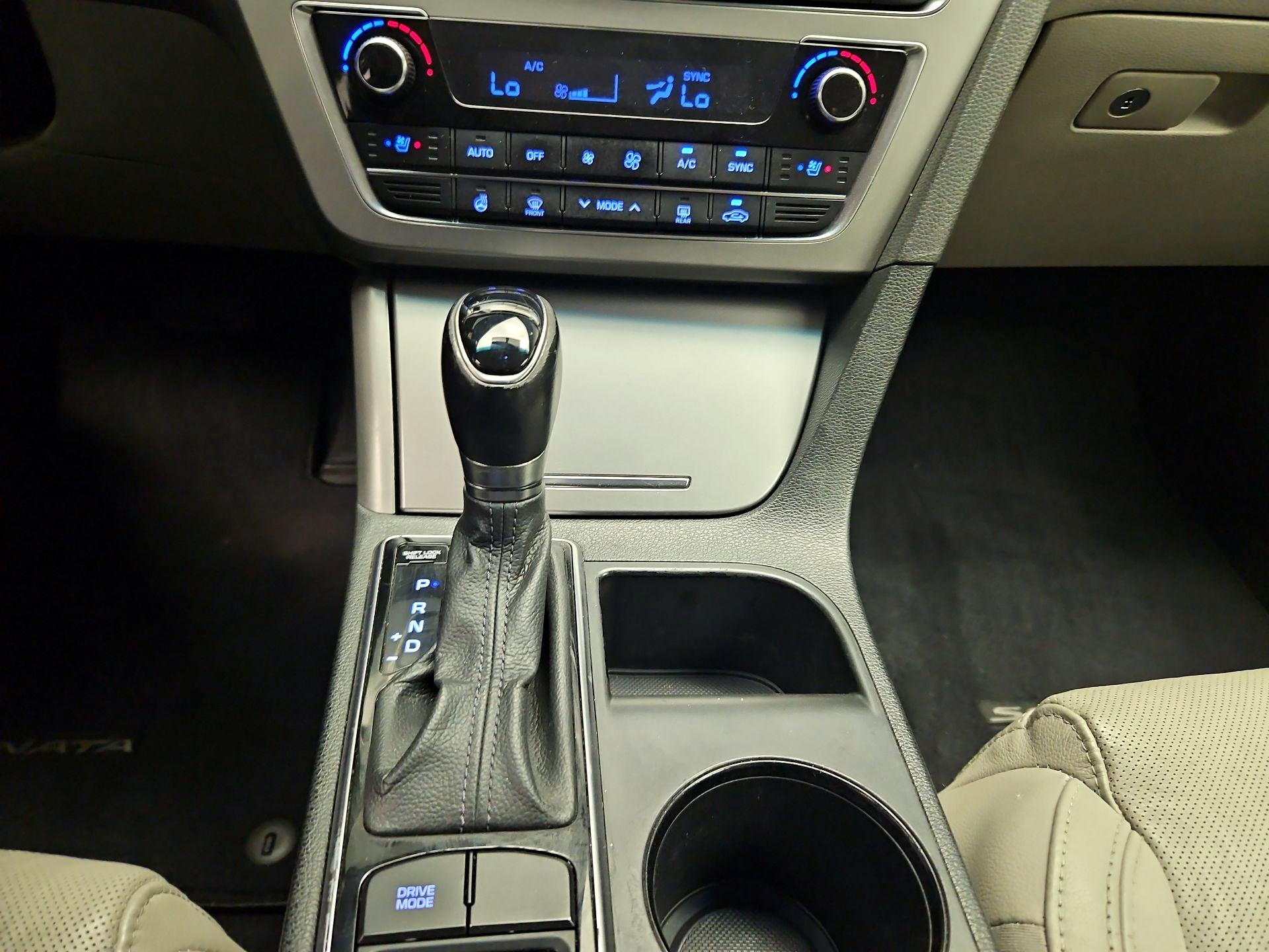 Thumbnail: 2015 Hyundai Sonata - 17