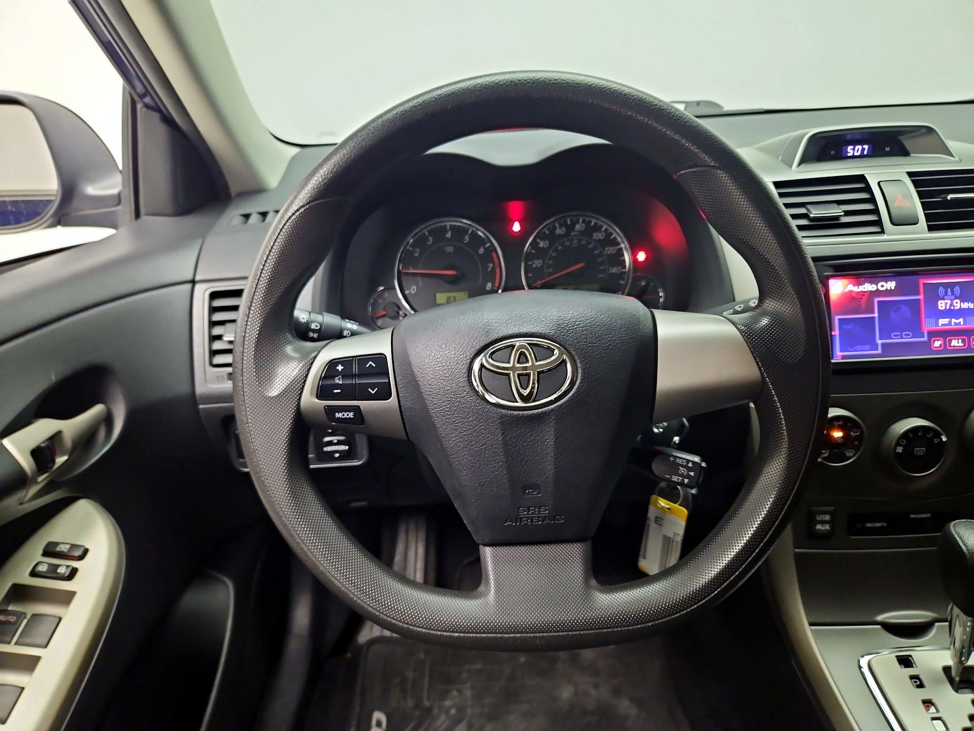 Thumbnail: 2013 Toyota Corolla - 10