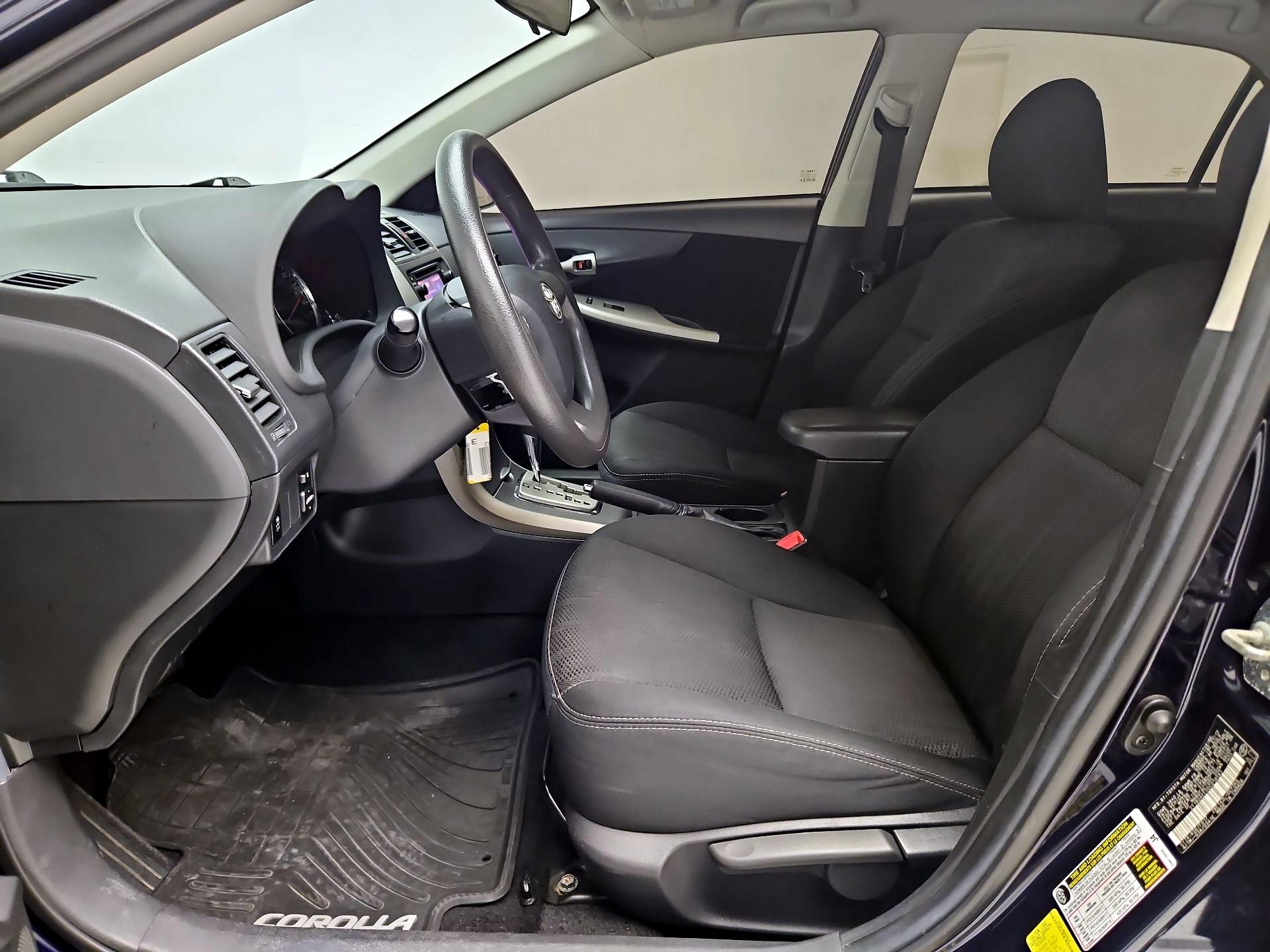 Thumbnail: 2013 Toyota Corolla - 11