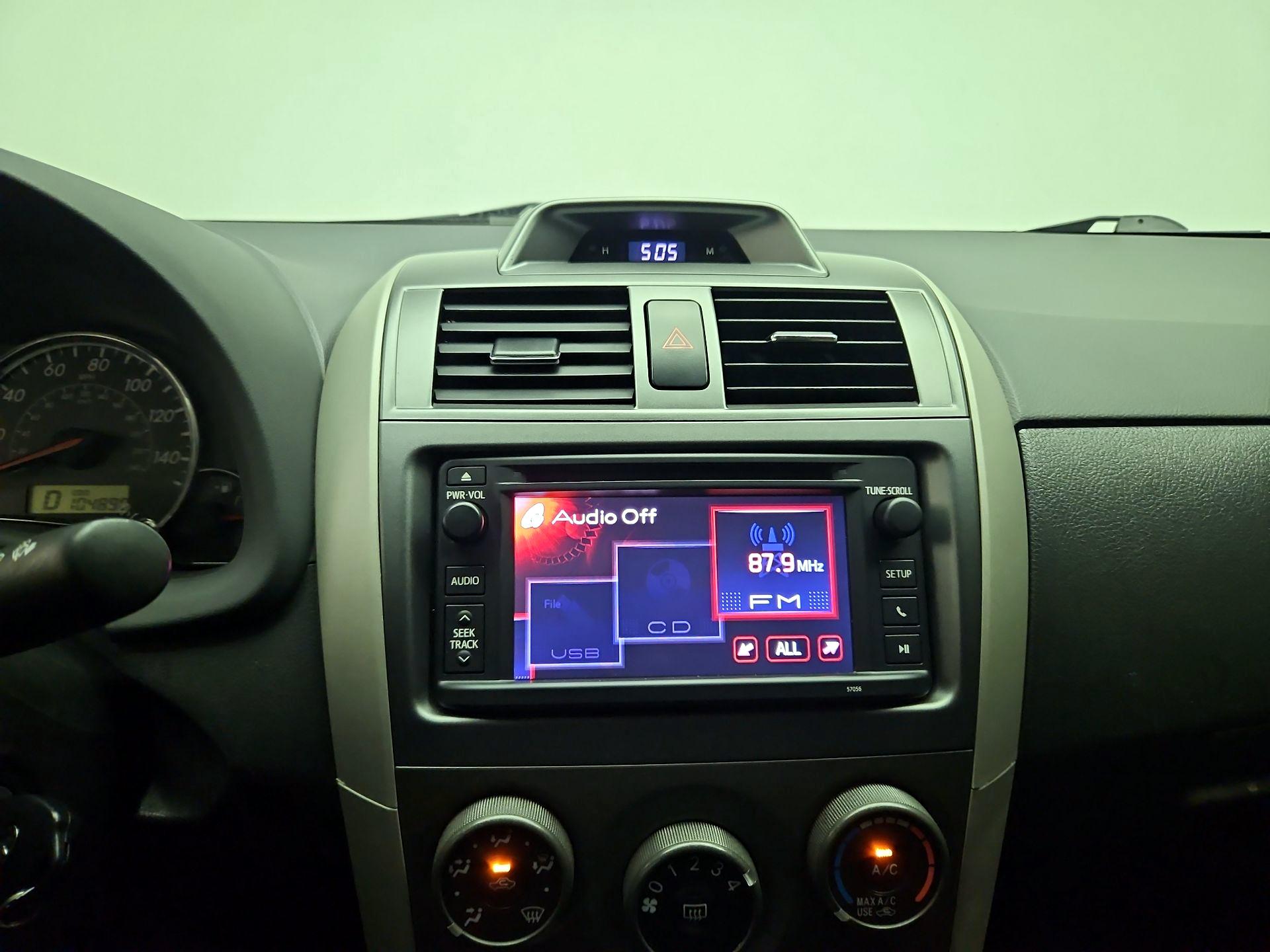 Thumbnail: 2013 Toyota Corolla - 13