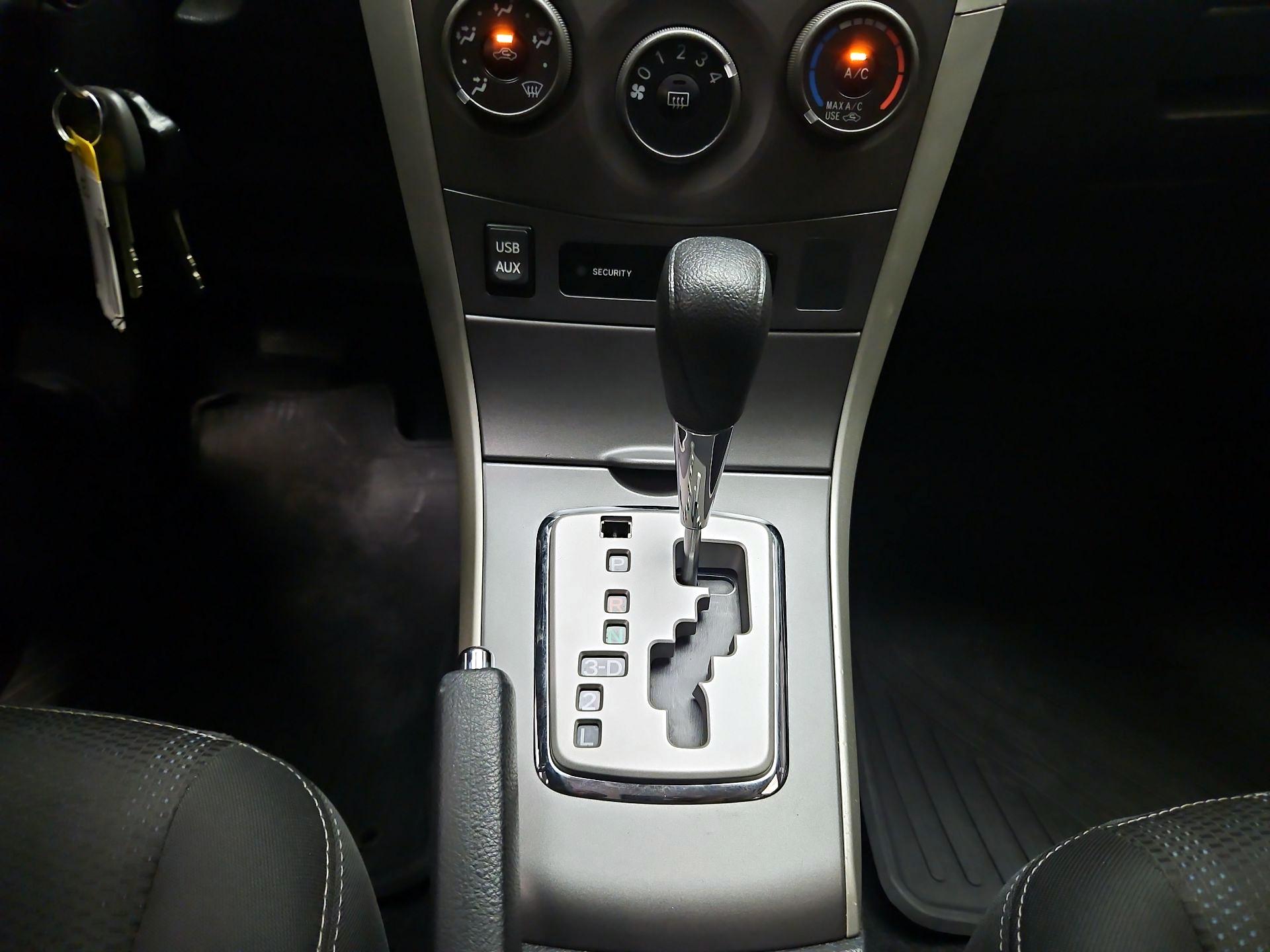 Thumbnail: 2013 Toyota Corolla - 15