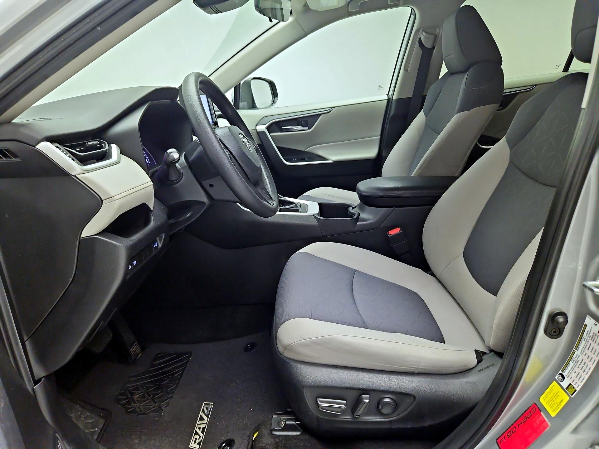 Thumbnail: 2022 Toyota RAV4 - 11