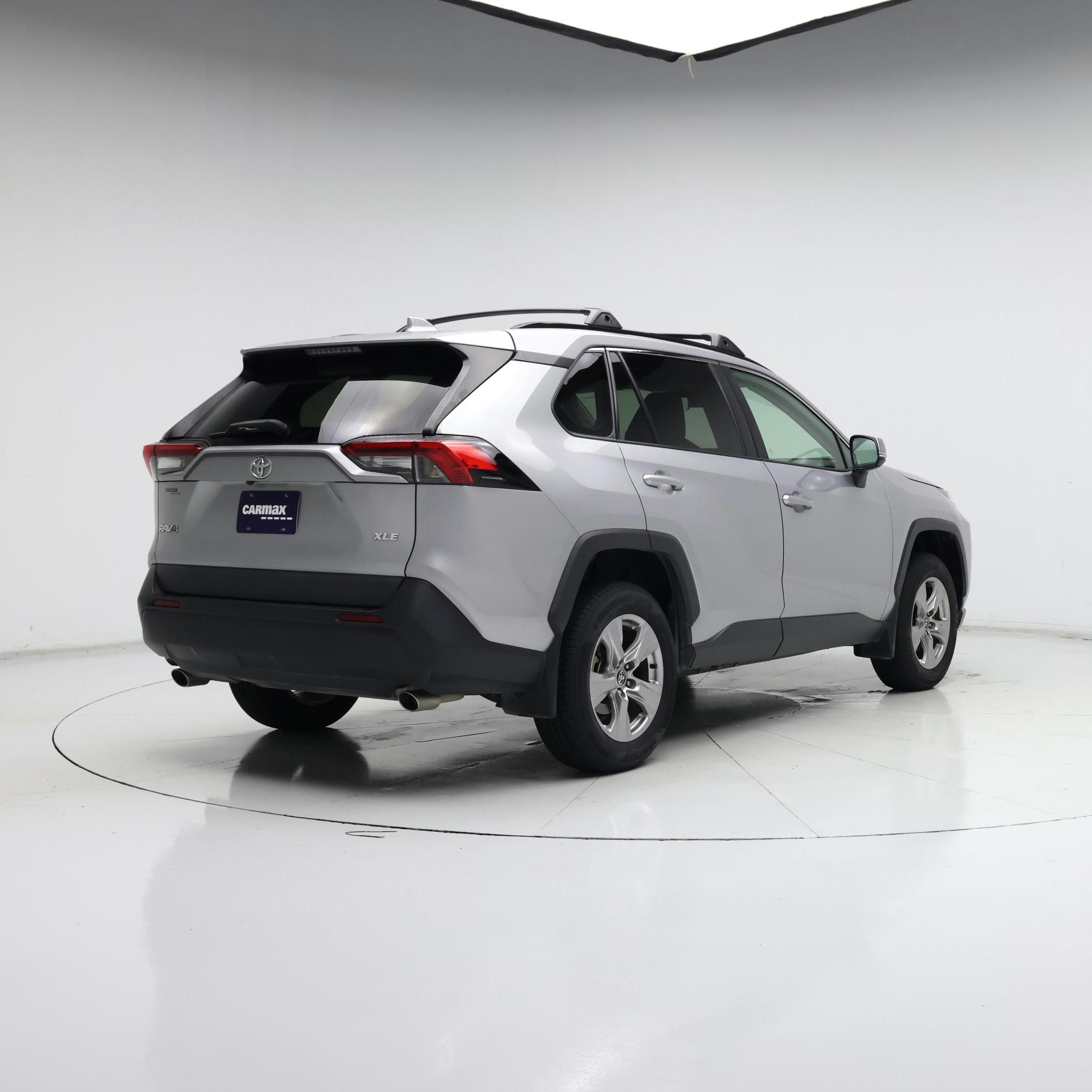 Thumbnail: 2022 Toyota RAV4 - 8