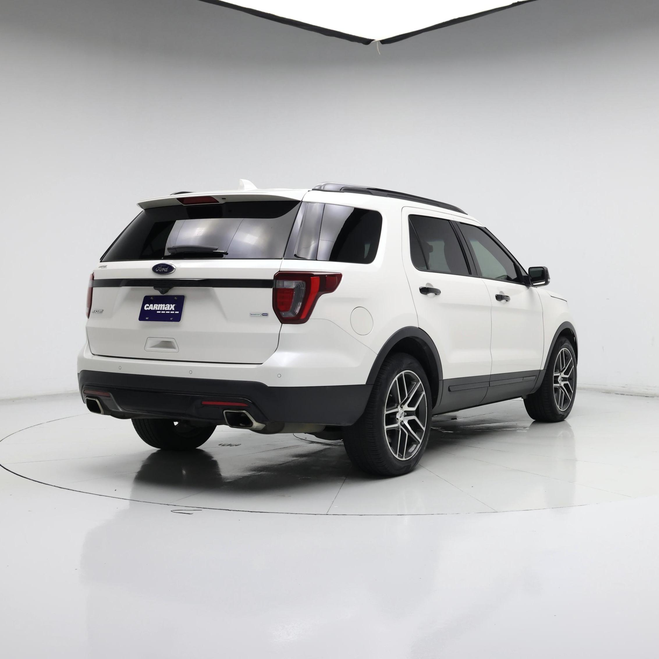 Thumbnail: 2017 Ford Explorer - 8