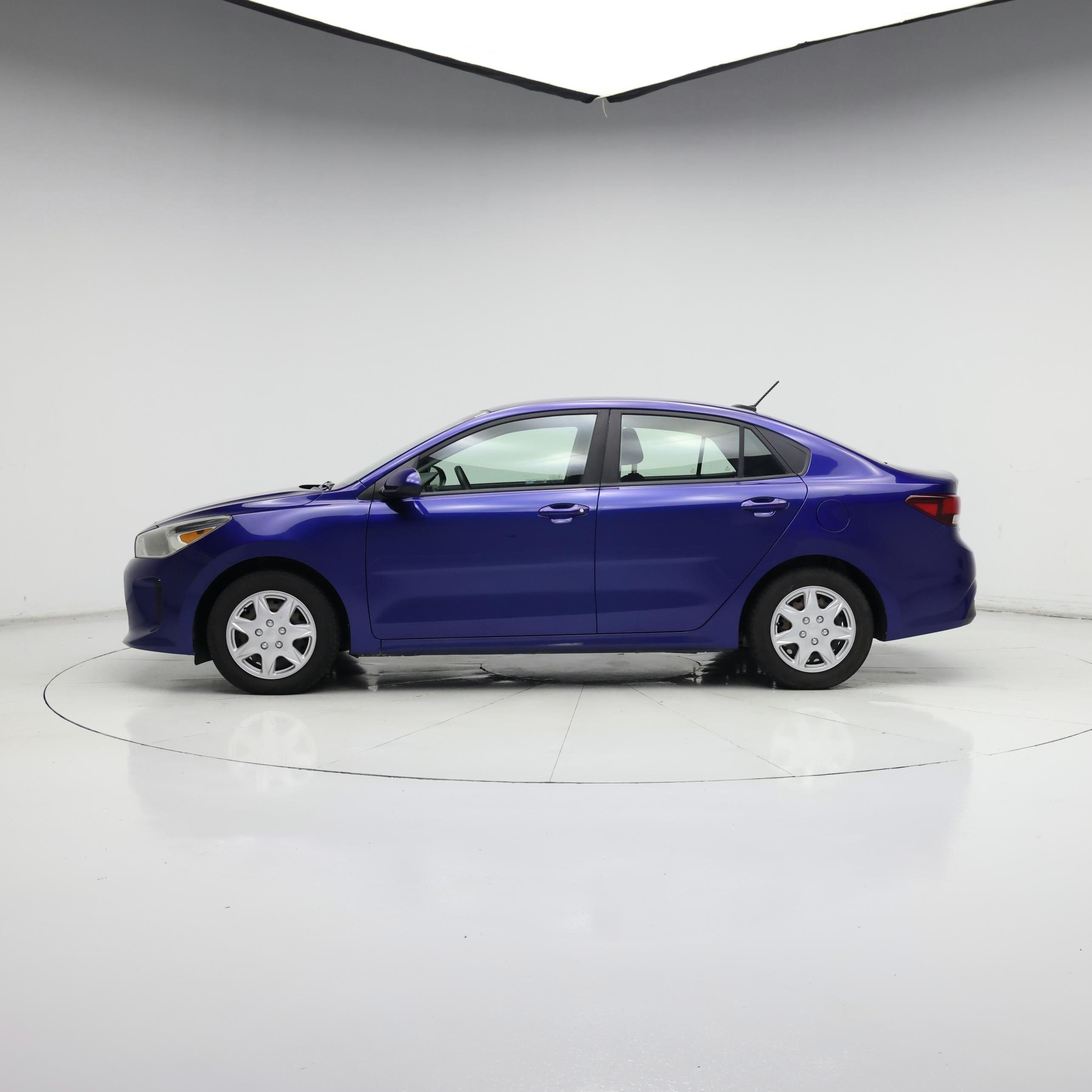 Thumbnail: 2018 Kia Rio - 3