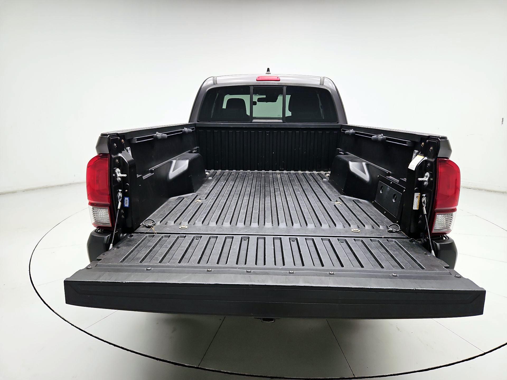 Thumbnail: 2021 Toyota Tacoma - 17