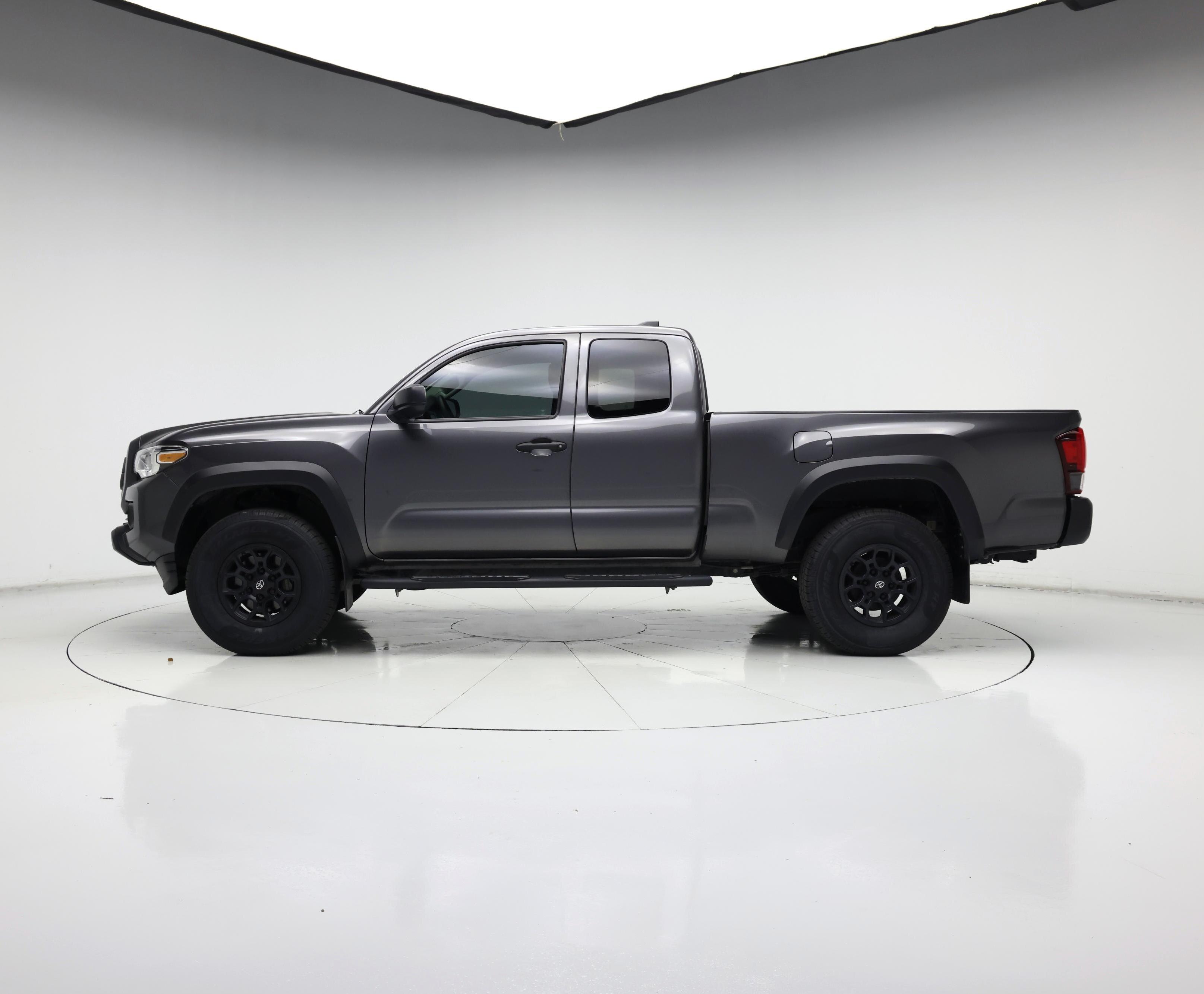 Thumbnail: 2021 Toyota Tacoma - 3