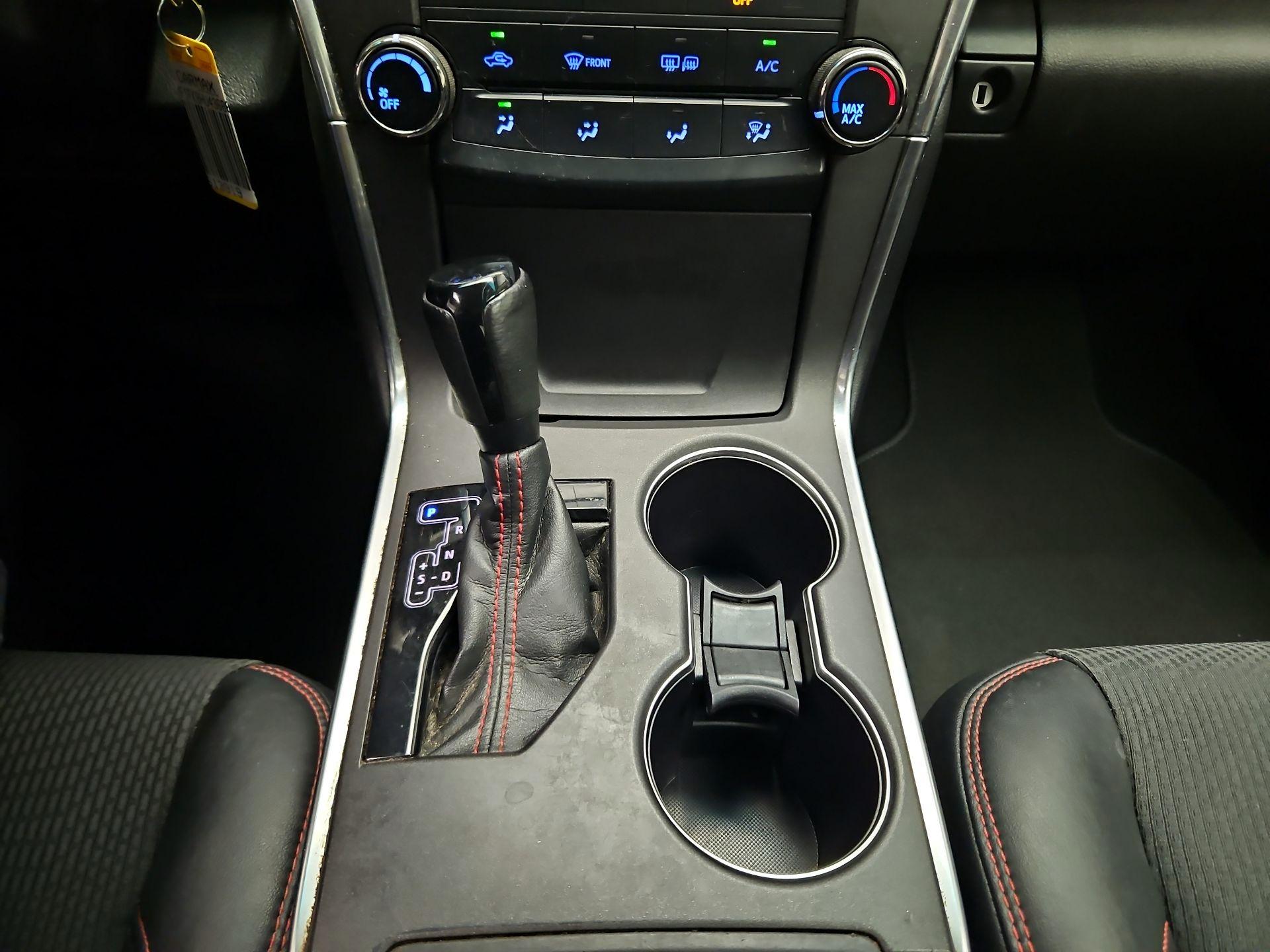Thumbnail: 2017 Toyota Camry - 16