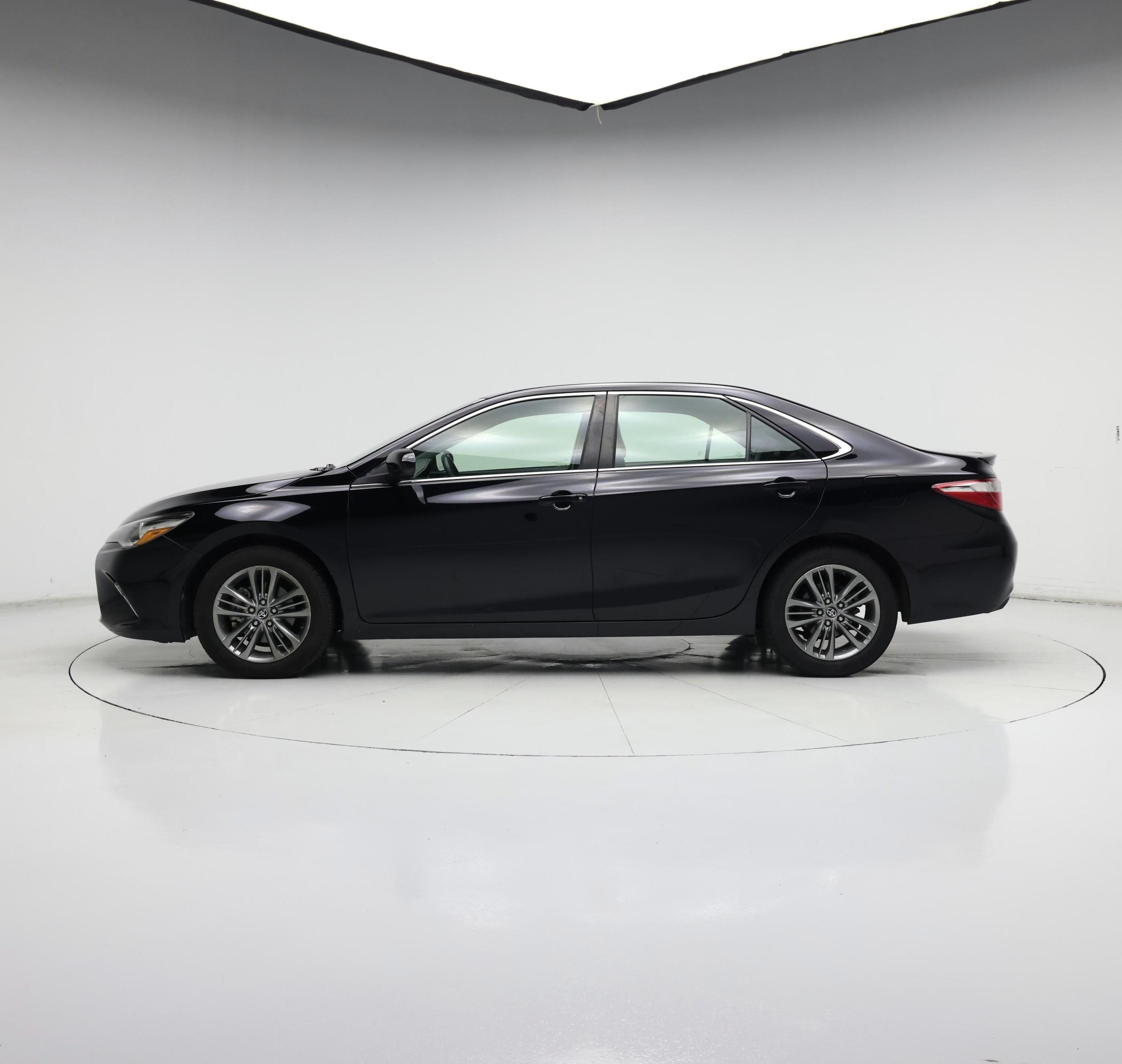 Thumbnail: 2017 Toyota Camry - 3