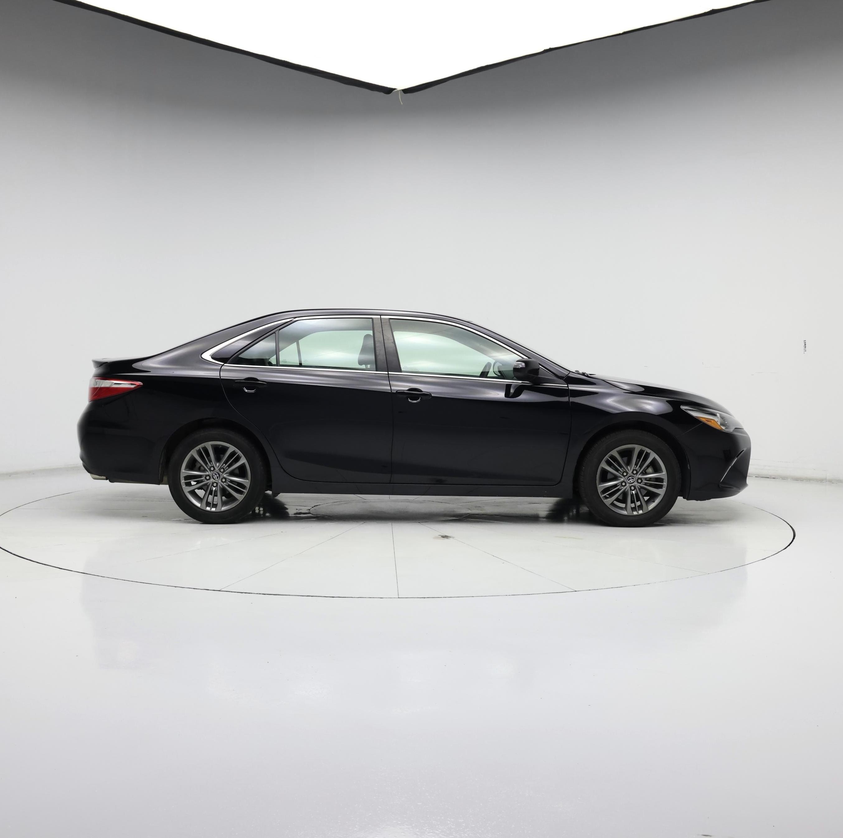 Thumbnail: 2017 Toyota Camry - 7