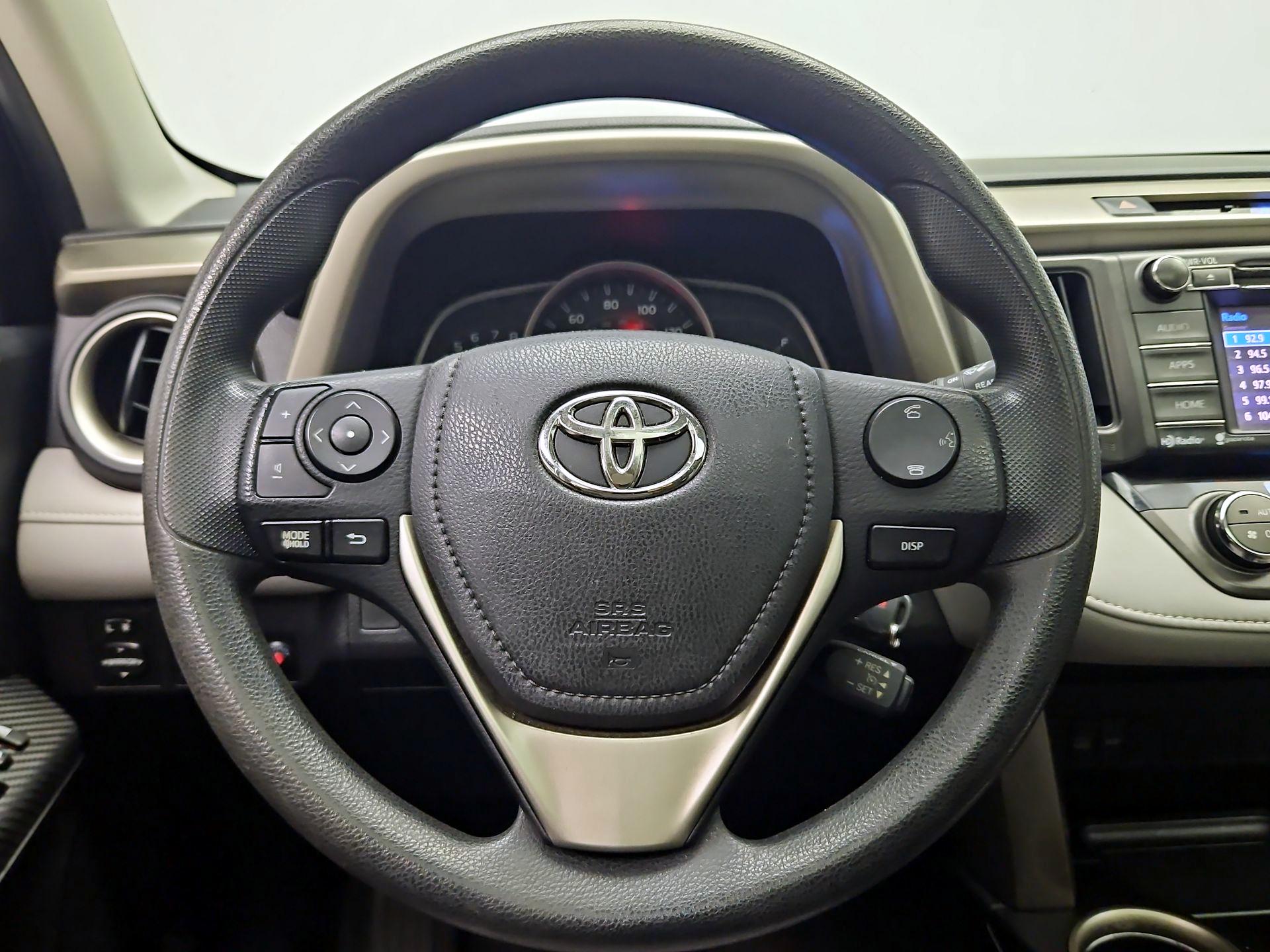 Thumbnail: 2015 Toyota RAV4 - 10
