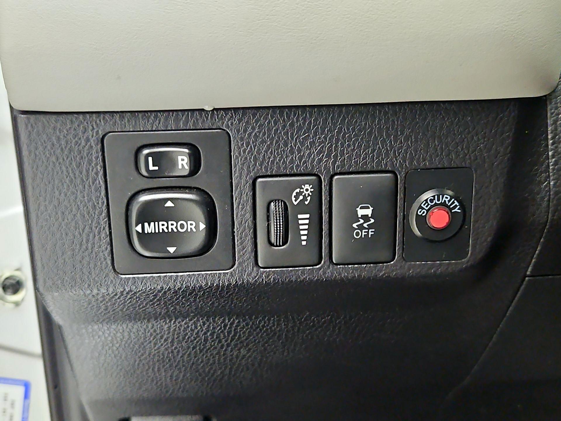Thumbnail: 2015 Toyota RAV4 - 13