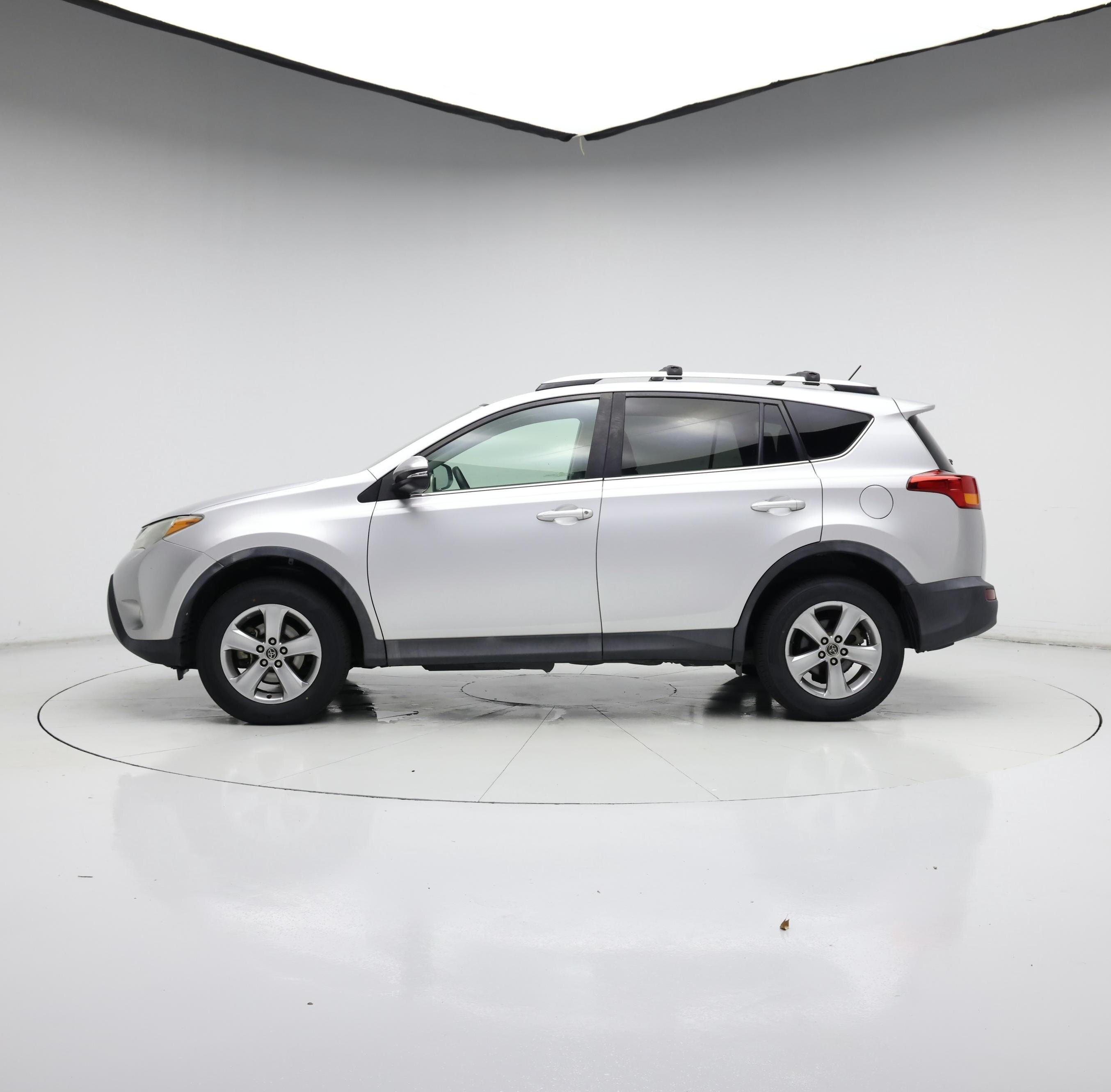 Thumbnail: 2015 Toyota RAV4 - 3