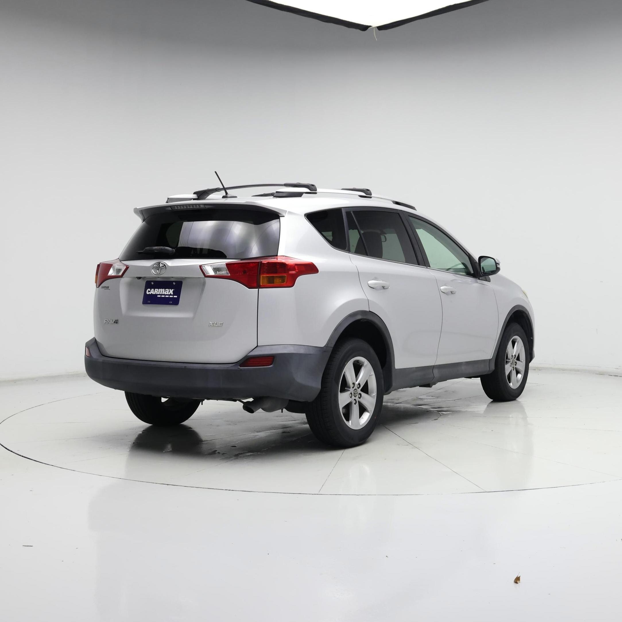 Thumbnail: 2015 Toyota RAV4 - 8