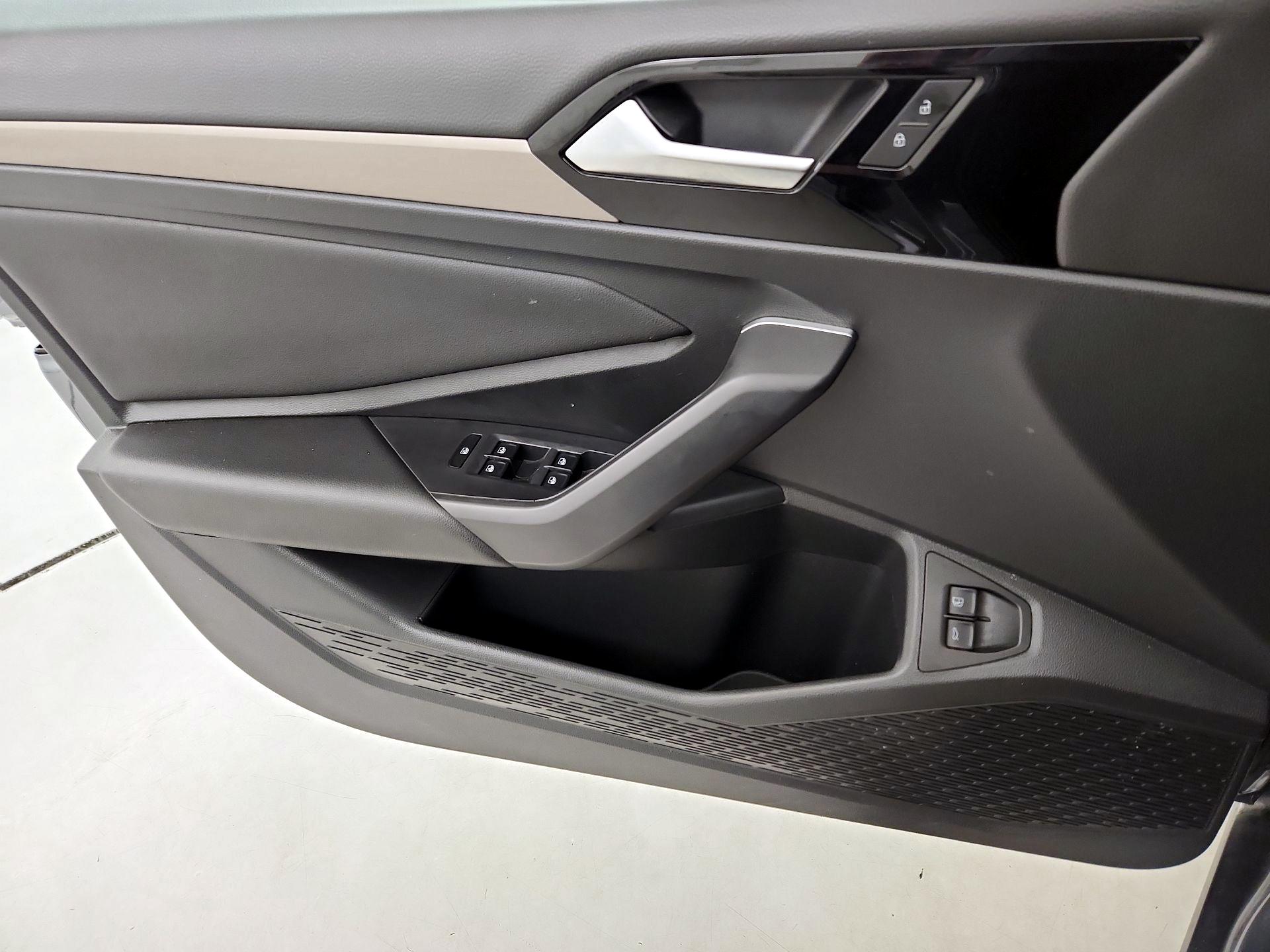 Thumbnail: 2020 Volkswagen Jetta - 12